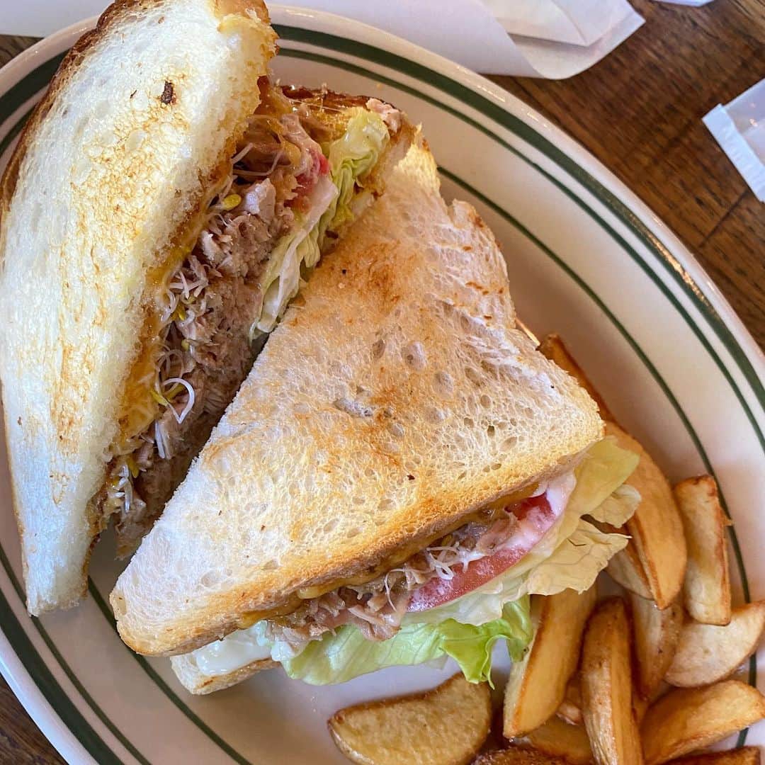 エモン・久瑠美のインスタグラム：「🥪❤️🥪❤️yum yum🥪❤️🥪❤️」