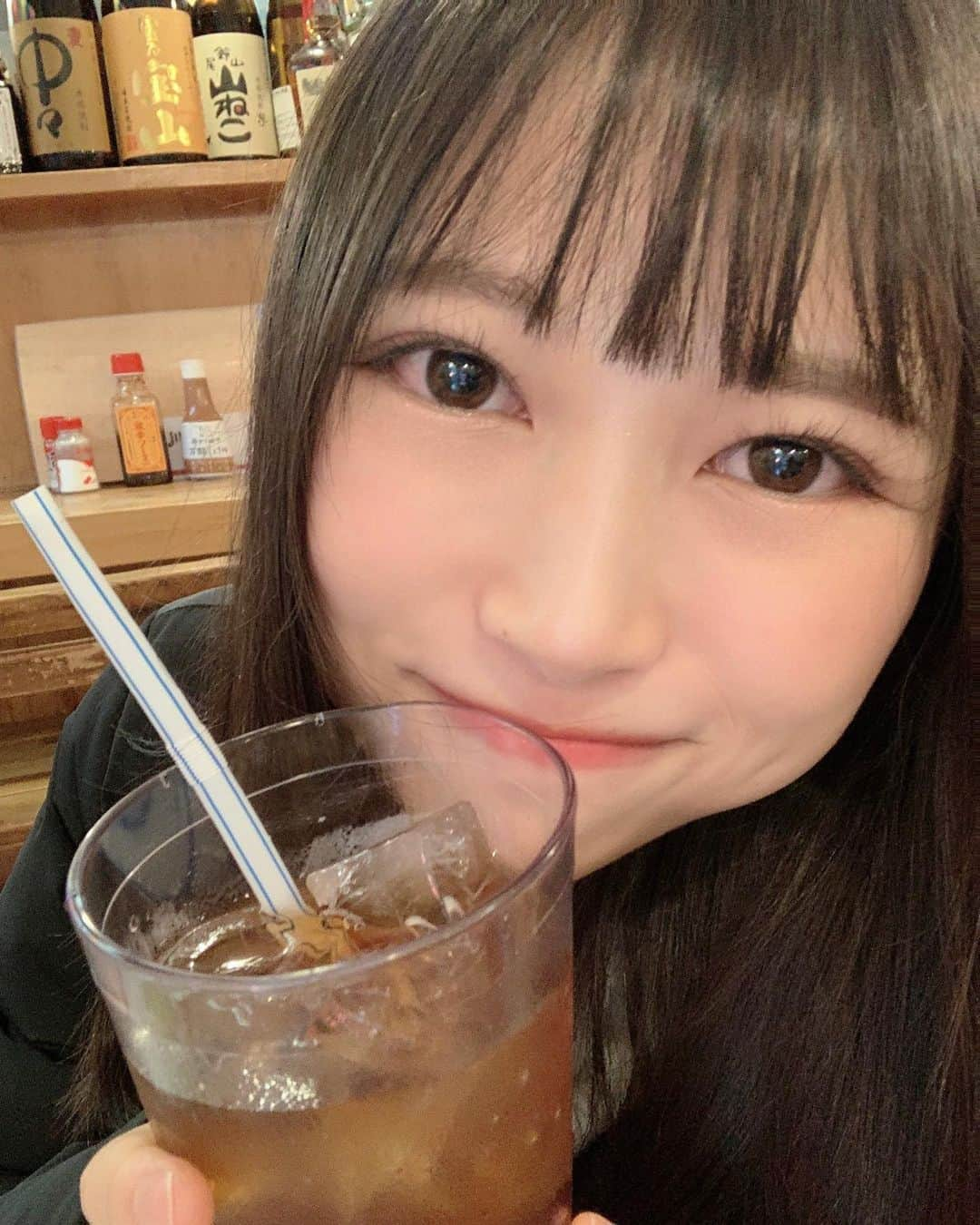 望月ひかりさんのインスタグラム写真 - (望月ひかりInstagram)「烏龍茶とほうじ茶の2択でいつも悩む💭  #japanesegirl #日本 #tokyo #fff #ポートレート #model #portrait #japan #幸せ #followforfollowback #f4f #乃木坂46 #乃木坂46好きな人と繋がりたい #日向坂46 #日向坂46好きな人と繋がりたい #遠藤さくら推し #遠藤さくら推しと繋がりたい #写真好きな人と繋がりたい #япония #カメラ好きな人と繋がりたい #写真好きな人と繋がりたい #串カツ #彼女感 #彼女 #デート #girlfriend アイドル #アイドル好きと繋がりたい #フォロー返し #自撮り #自撮り女子 #モデル」11月17日 17時51分 - hikaringo_mochizuki