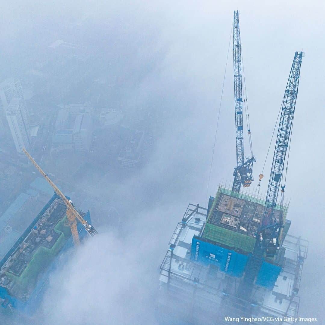 ABC Newsさんのインスタグラム写真 - (ABC NewsInstagram)「An aerial view of buildings enveloped in fog on November 17, 2020 in Tianjin, China. #tianjin #china #fall #weather #skyscraper」11月17日 18時00分 - abcnews