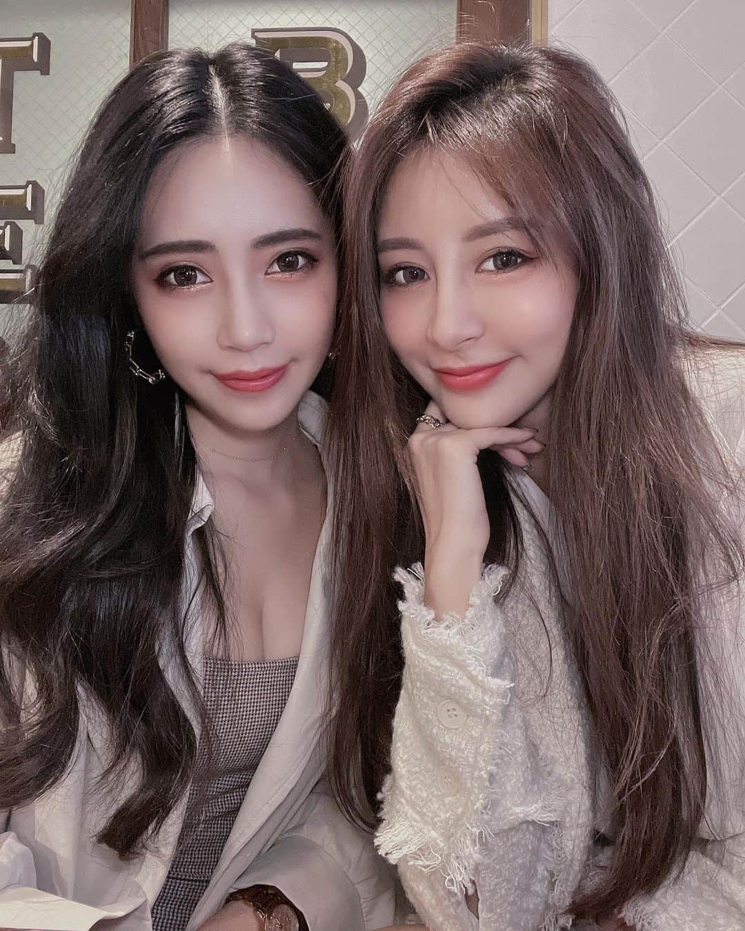 リタ（瑞塔兒）さんのインスタグラム写真 - (リタ（瑞塔兒）Instagram)「好久沒跟如如合照～難得兩人一張就搞定🤍 你們覺得呢✨」11月17日 18時16分 - love_ritakao