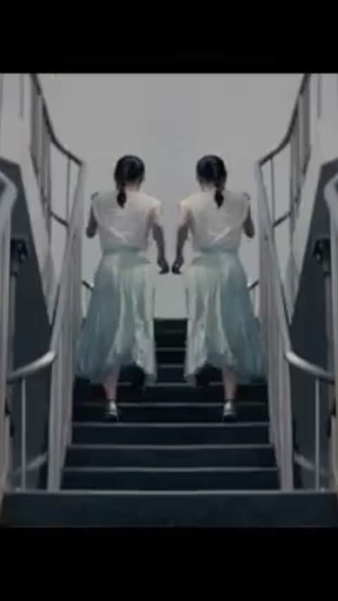 ＹＡＥ【MIO・YAE】のインスタグラム：「コラボシューズのスペシャルムービーに出演しています。MIO・YAEが楽しく動いているよ〜💃✨   webや店舗などでも見れるそう⭐︎  『自分時間の創造』 【一瞬一瞬を大切にしている12名の個性あふれるアーティストの方々をフィーチャーし、それぞれが大切にしている時間、特別な瞬間を切り取っています。ニューバランスとフランクミュラー、そして12名によるスペシャルムービー】  #newbalance#franckmuller#ニューバランス#フランクミュラー#スニーカー#シューズ」