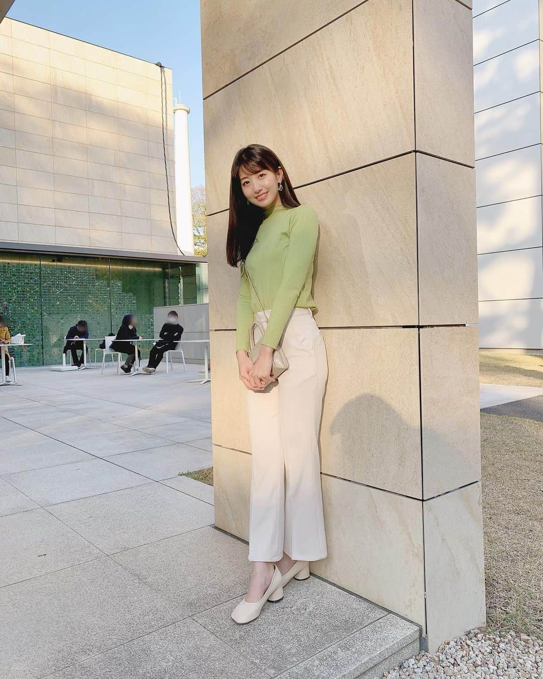 のインスタグラム：「#東京都庭園美術館 🎨🖼 美術館なのでキレイめお姉さんコーデ😏💋 . . #コーデ記録 👗 #tops : #韓国通販サイト #pants : #grl #shoes : #sango #原宿 #竹下通り #bag : #grl . . #teienart #庭園 #美術館 #artmuseum #museum #museumlover #ぷちぷら #プチプラ #プチプラコーデ #ぷちぷらコーデ #プチプラファッション #グレイル　#韓国通販 #韓国ファッション #koreanfashion #koreanstyle #japanesegirl  #tokyo #tokyometoropolitanteienartmuseum」