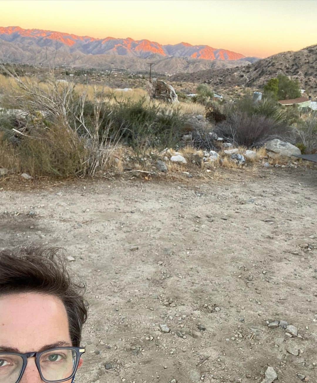 ダン・ブカティンスキーのインスタグラム：「What a gorgeous place to go back to work.  #unconventional」