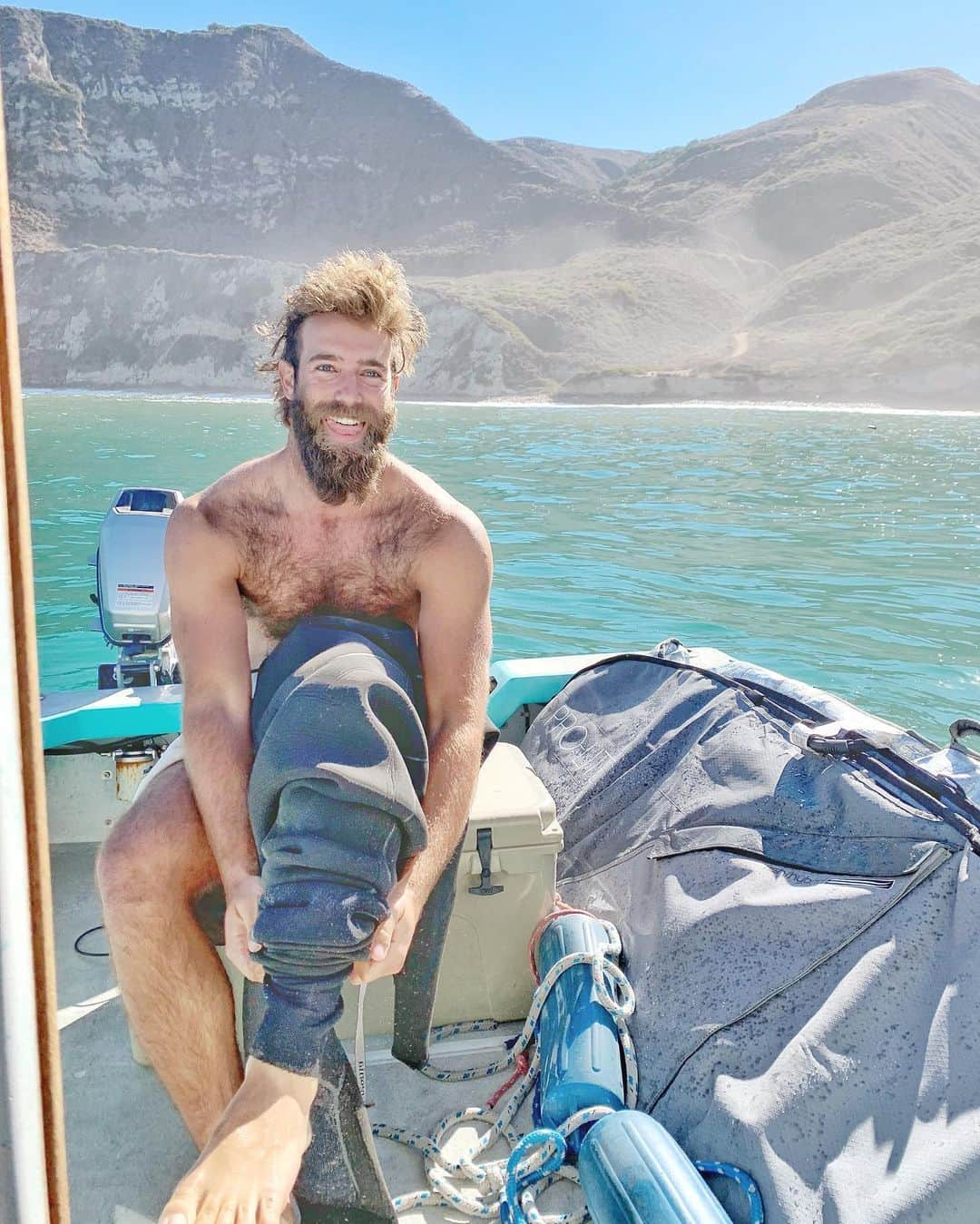 ダニエル・ノリスさんのインスタグラム写真 - (ダニエル・ノリスInstagram)「Not at all stoked on my first Channel Islands surf mission.」11月17日 9時53分 - danielnorris18