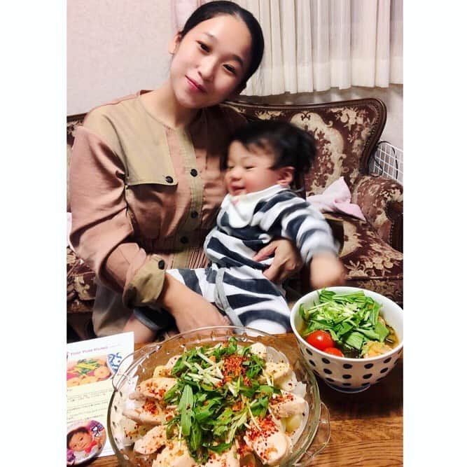 世手子さんのインスタグラム写真 - (世手子Instagram)「Became an official ambassador for Ethnic Labs🦐🍜 I made Tom Yum Kung for the first time✨✨ Enjoy ethnic food easily･:*+.\(( °ω° ))/.:+ https://a.r10.to/hlbqQY @hiromigondocooking  #楽天市場 #エスニックラボ #公式アンバサダー に就任致しました(^-^) #タイ料理 大好きだからよく #パッタイ つくったりしてるけど エスニックラボ商品を使うと今まで作れなかった #エスニック料理 があれよあれよと #簡単レシピ でできてびっくり(^｡^) #トムヤムクン ペーストで #アレンジレシピ (=´∀｀) パクチー買い忘れて水菜で代用 ココナッツミルクも忘れて #豆乳ヨーグルト 入れました(*☻-☻*) めっちゃおいしかったー！ #ヤムウンセン は #蒸し鶏サラダ にかけたよ✨✨  家族にも好評でした(*´-`) #寿司太郎 はまだ食べれないけど楽しそうw Googleエスニックラボで検索してね(°▽°) #寿司太郎 #マグネット も作ったよ(*^ω^*) レシピ見ながら冷蔵庫楽しいw ♯ヤムウンセン♯チリシーズニング ♯おうちごはん♯簡単レシピ♯タイ料理♯料理好きな人と繋がりたい ♯キッチングラム♯トムヤムペースト #みんなのバッジ #缶バッジ #缶バッジ作り #DIY #monipla #cms_fan」11月17日 10時07分 - rojide