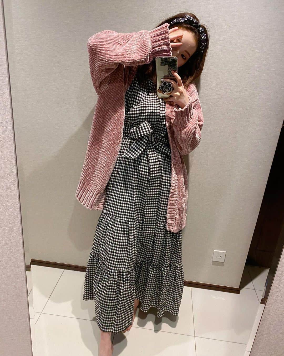南りほのインスタグラム：「おはよう👸🏼♥️  お気に入りのワンピース💗🖤 @_yukira_」