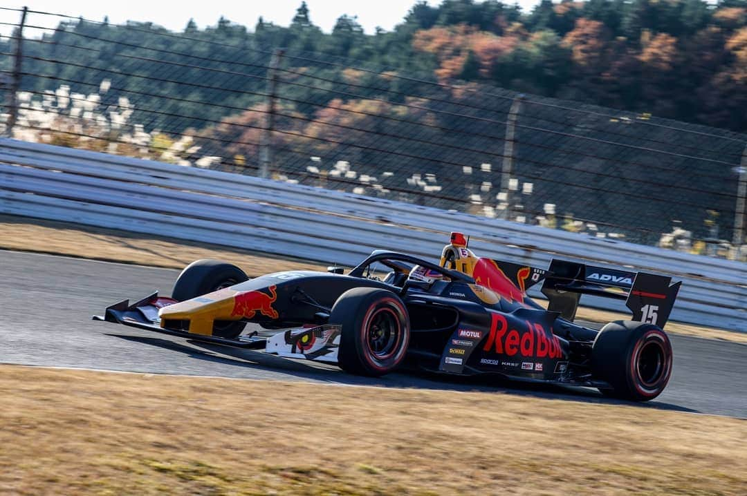 中野信治さんのインスタグラム写真 - (中野信治Instagram)「Super Formula Round4 @ Autopolis  #15  Q 14th  R  14th #16  Q  1st  R  1st🥇  もっと強いチームを作りたい。  その為のイメージは、ずっと変わらず私の頭の中にある。  少し時間はかかるけど、必ず形にしたいと思っている。  これまでもずっとそうだった。  心の奥底から本気で手に入れたいと思ったものは、何があっても取りに行く。  素晴らしいメンバー達と共に。 応援して下さっている皆さんと共に。  👊👊👊  #teammugen #honda #mugen #redbull #motul #thankyou #無限 #強さとは #感謝」11月17日 10時15分 - shinjinakano