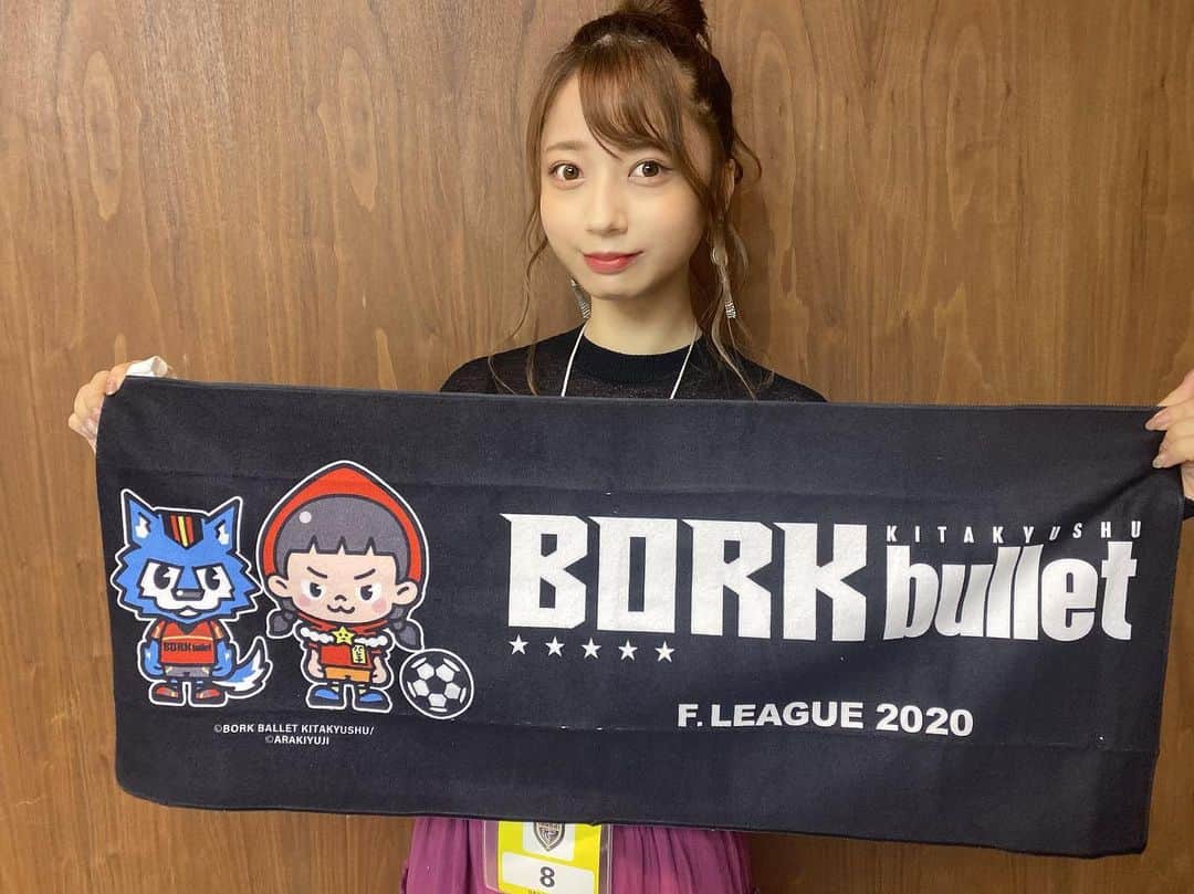 YUMIのインスタグラム：「. 次のホーム戦もバレ姫として 応援に駆けつけます🔥💪  みんなでボルクバレット北九州を 一緒に応援しよう！！✨⚽️  詳細はまた改めて告知するね💕  【試合日程】 vs 名古屋オーシャンズ 11/28 15:00 KICK OFF ‼️ →北九州市立総合体育館  #ボルクバレット北九州#フットサル#北九州#福岡 #スポーツ#ユニフォーム女子#fリーグ#フットサル女子  #バレ姫#スポータス#アビスパ福岡#fリーグ1部」