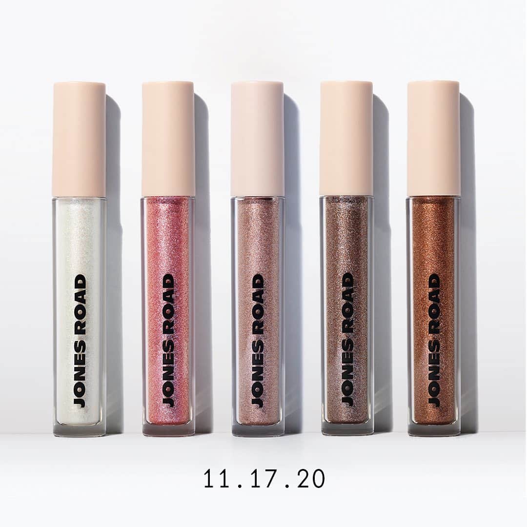 ボビー・ブラウンのインスタグラム：「Also launching tomorrow, the @jonesroadbeauty #SparkleWash — sheer and sparkles like glass. Available exclusively on jonesroadbeauty.com.」