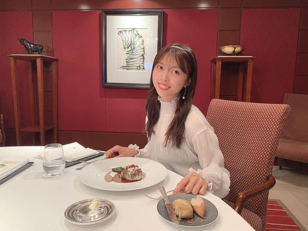 栗田楓のインスタグラム：「🎂【2020.11.14】 ・ 私事ではありますが 11月14日で誕生日を迎えました☺️ ・ たくさんのお祝いのお言葉を 皆様ありがとうございました🎂💗✨ ・ ・ 22歳はわたしにとって 「決断」と「行動」の一年でした。 ・ ・ 23歳になった今後については 「覚悟」と「行動」の一年にします！❤️🔥 ・ ・ 目の前のことを丁寧にやりきり、 自分を大切に過ごしたいと思います🥰 ・ ・ いつも支えてくれる家族のみんなに 周りにいてくれる全ての方に 応援してくださる全ての方に感謝です😭💗 ・ ・ これからも、これからこそ、 皆さんどうぞ宜しくお願い致します！✨ ・ ・ #誕生日 #バースデー #23歳  #決断と行動 #覚悟と行動 #感謝 #ありがとう #周りに感謝」