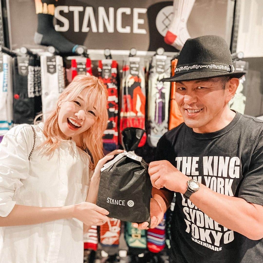 浅場佳苗のインスタグラム：「🎁🎁🎁 みのるさん @suzuki.d.minoru から、STANCEの靴下をいただきました！どれもすっごく可愛くて、毎日がとっても楽しくなりそう、、😖✨ 素敵なギフトをありがとうございます！！ 大切に履きます！！！ ・ @stance_japan  #STANCEギフト」