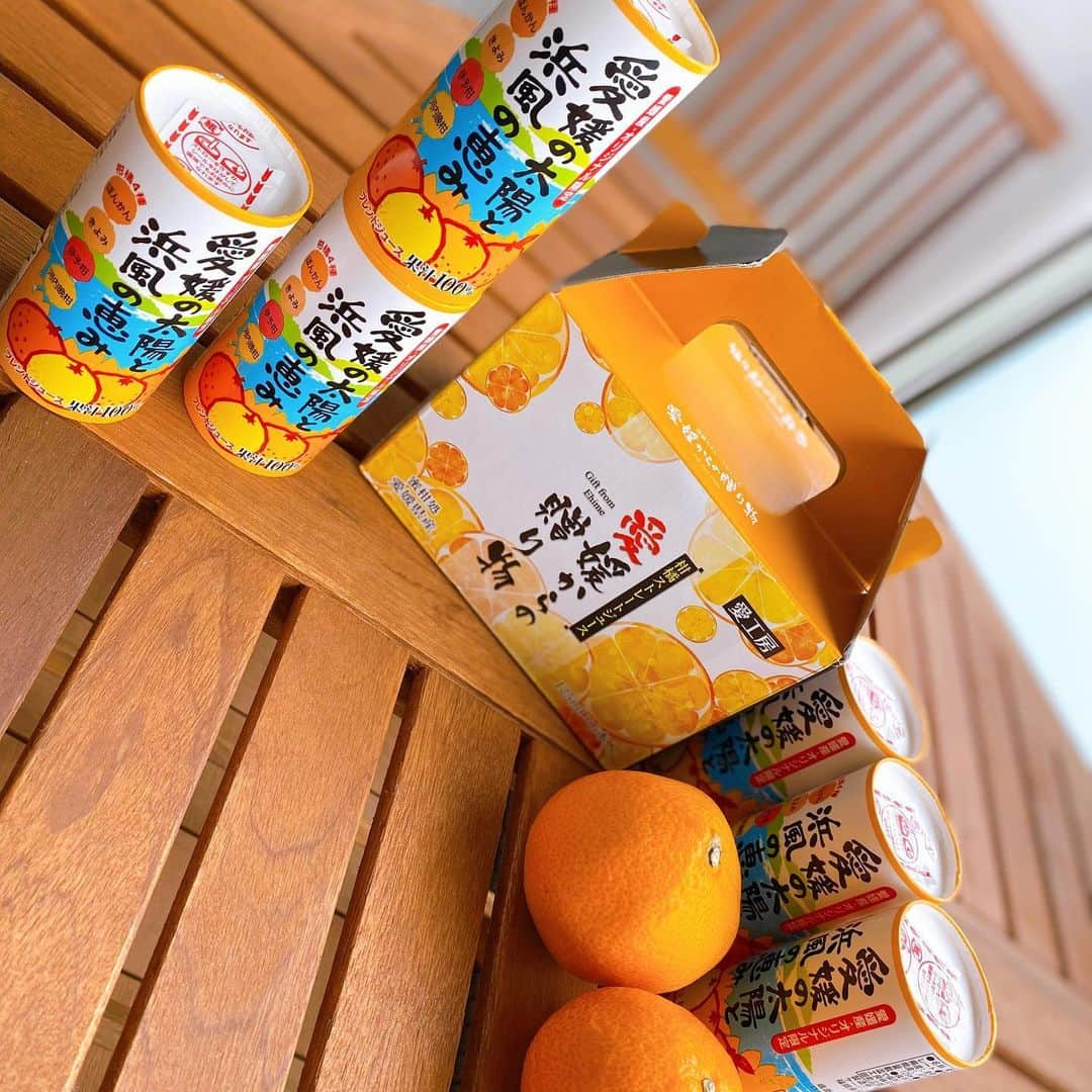 一ノ瀬恋さんのインスタグラム写真 - (一ノ瀬恋Instagram)「みかんの季節ですね🍊🧡 @aikobo_ehime のみかんジュース🍊 第2弾❤️❤️ 美味しくてリピ👍 濃厚だけどさっぱりした酸味もあって後味スッキリなジュースでした😍❣️❣️ . . #愛工房 #愛媛みかん #宇和島グルメ #みかんジュース #ポンカンジュース #果汁100パーセント #ストレートジュース #pr #お取り寄せ #みかんの季節」11月17日 11時28分 - mayu19900323