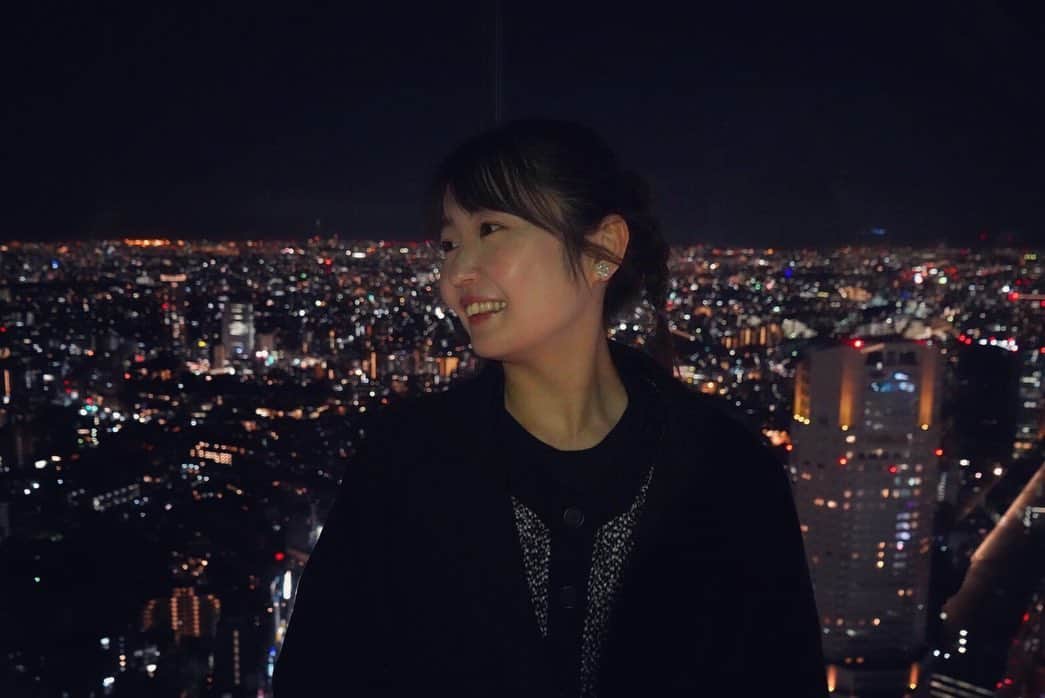 惣田紗莉渚のインスタグラム：「#スクランブルスクエア  #shibuyasky  #夜景 #渋谷 どんちゃんが撮ってくれた♡」