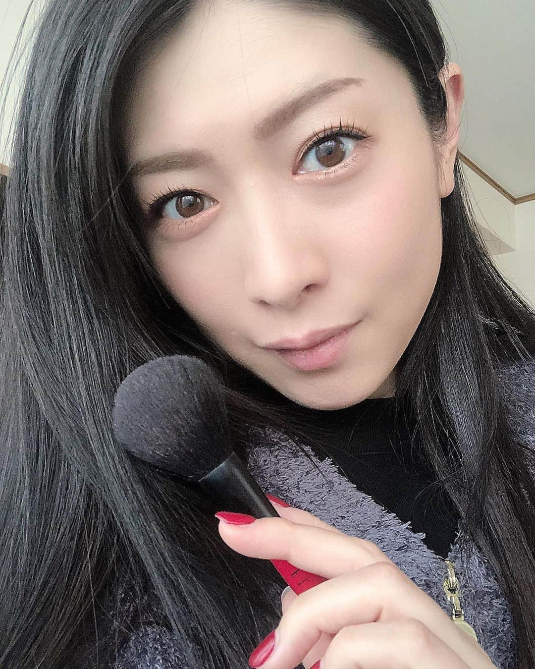 茅原実里さんのインスタグラム写真 - (茅原実里Instagram)「☀️ ⠀ 晴天！ メイク完了💄 ⠀ 30代最後の日。 ⠀ 今夜放送のニコ生 『茅原実里のホントにっ⁉️』 ⠀ 嬉しいことに、 あやひとあすみんが 遊びに来てくれます〜🎉✨ ⠀ ひとつ歳を重ねる瞬間に、 一緒に過ごせるなんて幸せすぎる🌸 ⠀ 放送は23:00〜1:00までです！ ぜひ楽しんでね〜🎶 ⠀ #茅原実里 #minorin #高垣彩陽 #阿澄佳奈 #ホントにっ ⁉️」11月17日 11時43分 - minori_chihara