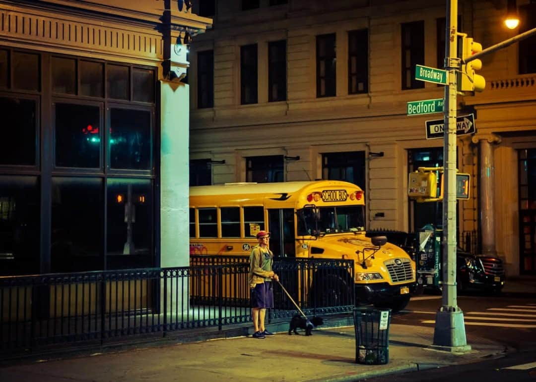 ナショナルジオグラフィックさんのインスタグラム写真 - (ナショナルジオグラフィックInstagram)「Photo by @dina_litovsky / I spend my nights walking around New York City, photographing a metropolis slowly returning to life after months of quarantine. I look for streetlights that offer  sanctuary, illuminating lonely passersby shuffling in and out of darkness. This was photographed in Williamsburg, Brooklyn. For more images of NYC, follow me @dina_litovsky.」11月17日 12時35分 - natgeo