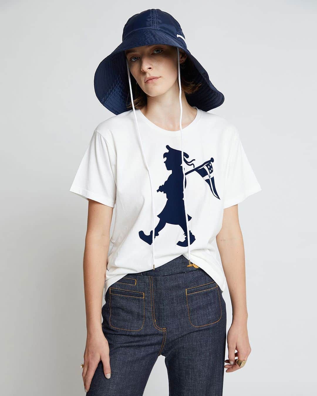 カレンウォーカーのインスタグラム：「Ahoy! All Royal New Zealand Yacht Squadron x Karen Walker T-shirts are made from GOTS certified organic cotton in a @fairtradecertified facility. Organic cotton sweatshirts also available and blouses and dresses are arriving next month! * This tee’s now sold out on karenwalker.com but available from @rnzys, @ballantynes_department_store, @smithandcaugheys, @sistersonlondon, @nic.and.cole and @cre8iveworx」