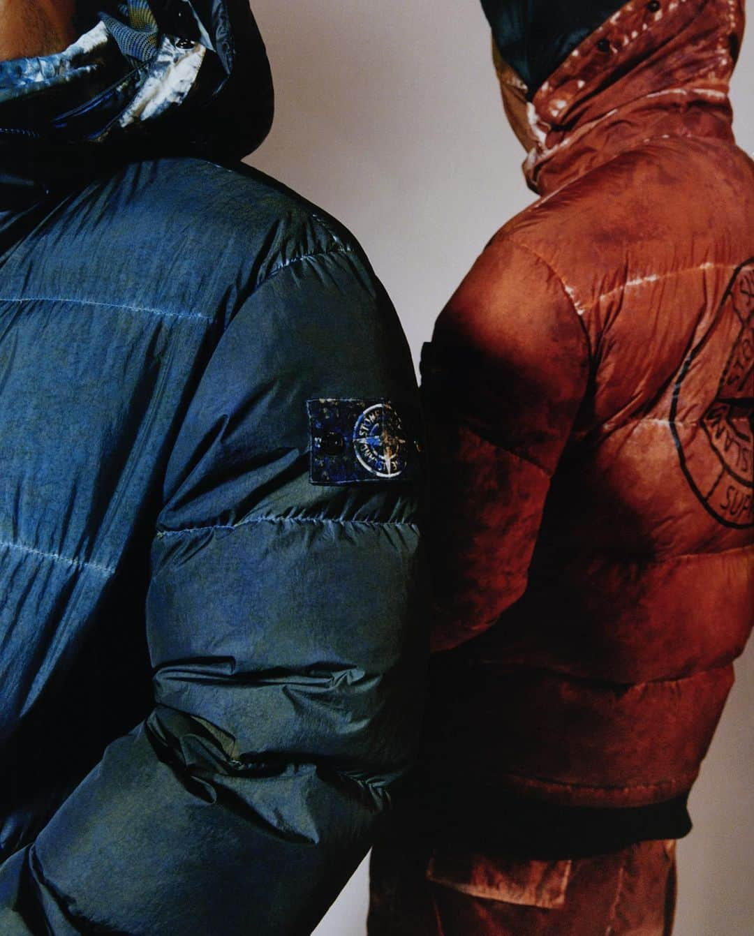 I.T IS INSPIRATIONさんのインスタグラム写真 - (I.T IS INSPIRATIONInstagram)「STONE ISLAND x SUPREME AW’020’021 PREVIEW - Here comes the sixth collaboration beteeen @stoneisland_official and @supremenewyork . The duo has put together a cold-weather ready range centered around hand-painted shearling, dyed textiles and thick-ribbed corduroy. - The collaboration is dropping on 21 November at Stone Island Ice House Street and K11 MUSEA stores. Follow @ithk for more details about the launch. Stay tuned! - #ITHK #ITisInspiration #stoneisland #supreme #stoneislandxsupreme #comingsoon #fw20 #aw20」11月17日 13時06分 - ithk