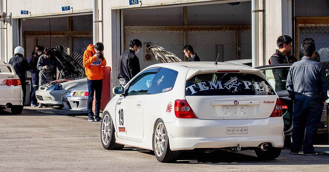 mistbahnさんのインスタグラム写真 - (mistbahnInstagram)「_ Temple Racing Honda EP3 CIVIC TYPE R _ _ Shot on Nov-15 2020 "Circuit Festa" "HONDA ONE MAKE RACE" organized by @aslan_inc_japan at Central Circuit. _ owner: @a02ktrla photo: @mistbahn _ _ JP) 2020年11月15日のセントラルサーキットで開催された「サーキットフェスタ」内の、アスランさん( @aslan_inc_japan )主催の「ホンダ・ワンメイク・レース」で撮影。 _ _ #circuitfesta #サーキットフェスタ #hondaonemakerace #centralcircuit #セントラルサーキット #templeracing #テンプルレーシング #aslan_inc_japan #アスラン #aslan #honda #civic #hondacivic #ホンダシビック #シビック #ep3 #ep #epcivic #fn2 #osakajdm #kanjo #kanjozoku #kanjostyle #kanjoracer #timeattack #timeattackjapan #kseries #k20 #spiritshocks #hondasontrack」11月17日 13時15分 - mistbahn