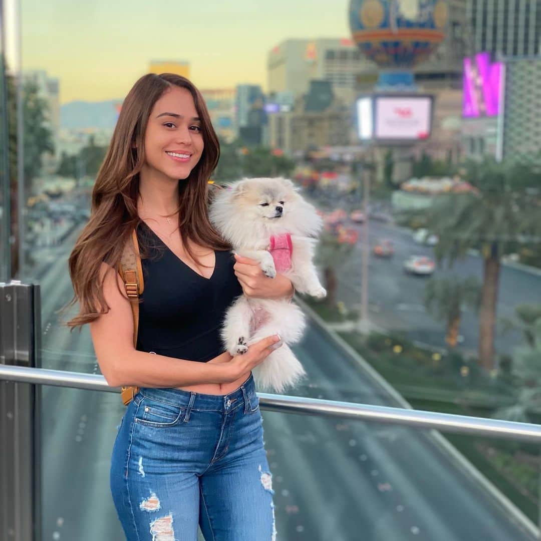 ヤネット・ガルシアのインスタグラム：「happiness is a journey not a destination❤️」