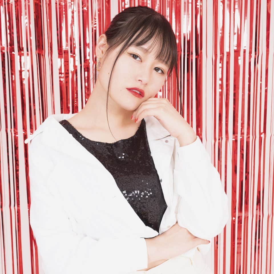 東坂みゆのインスタグラム：「本日はいよいよ1stシングル 「Higher&Higher」発売日‼️ . 皆様いつも沢山の応援 有難う御座います😳😳 . プロデューサーとしても メンバーとしても 今日は本当に特別な日。 . 今までやってきたことが 形になる日。 . 今日18時半〜 HMV&BOOKS渋谷さんのライブ 絶対きてください！」