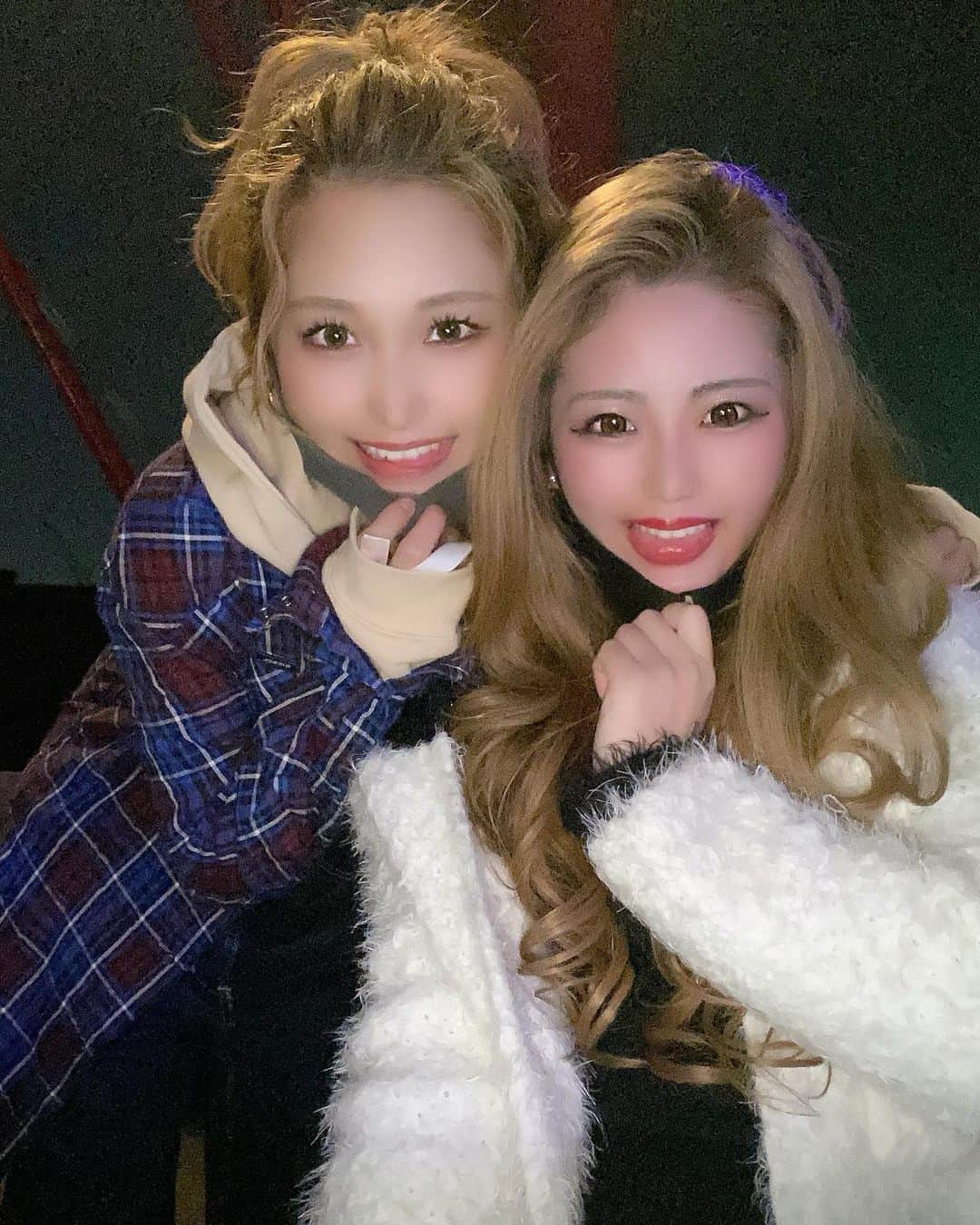 のインスタグラム：「❤︎ かなりの時差投稿やけども だいすきなゆきなちゃんとのお写真📸♥️ いつ見ても可愛いすぎて ほんまに可愛がってもらえてるの嬉しいすぎる🥰 酔ってて顔赤い私。🐙笑」