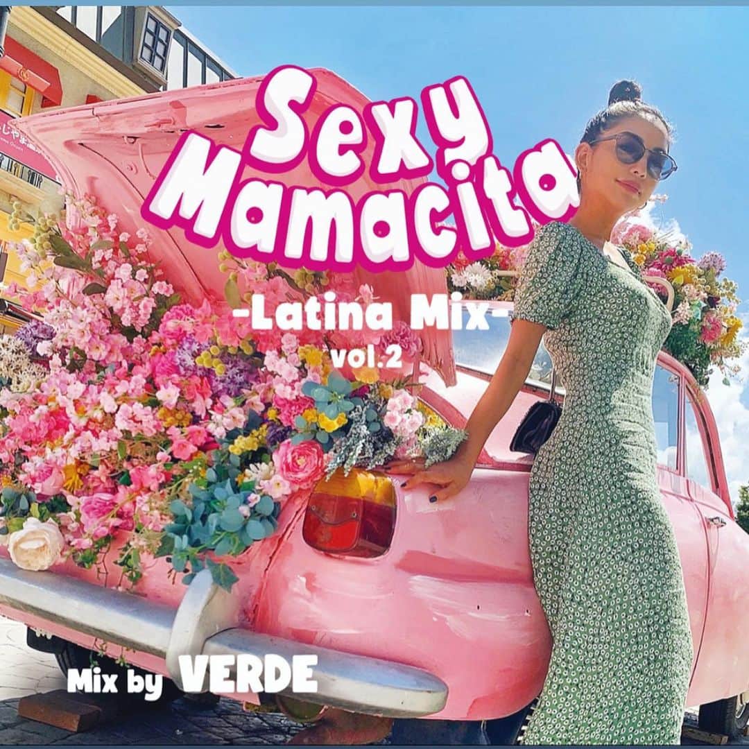 JUNのインスタグラム：「💐💐💐💐💐 Sexy Mamacita  -Latina Mix- vol.2  おめでとう☺️🎉  欲しい方はベルデにDM を送って下さい☺️🙏🏽 @verde_reaviva_ent   これ聴くためにさっそく ドライブ行きたいー！！笑」