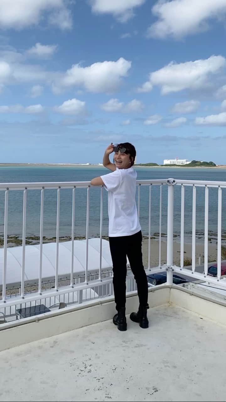 生駒幸恵のインスタグラム：「お仕事で沖縄にきてます🌺  あったかいし晴れてるし海も見れてしあわせ☺໊  #うみかじテラス #瀬長島 #リール #沖縄 #okinawa #沖縄旅行 #沖縄観光 #瀬長島うみかじテラス #ウミカジテラス #那覇 #japan #okinawajapan #okinawatrip」