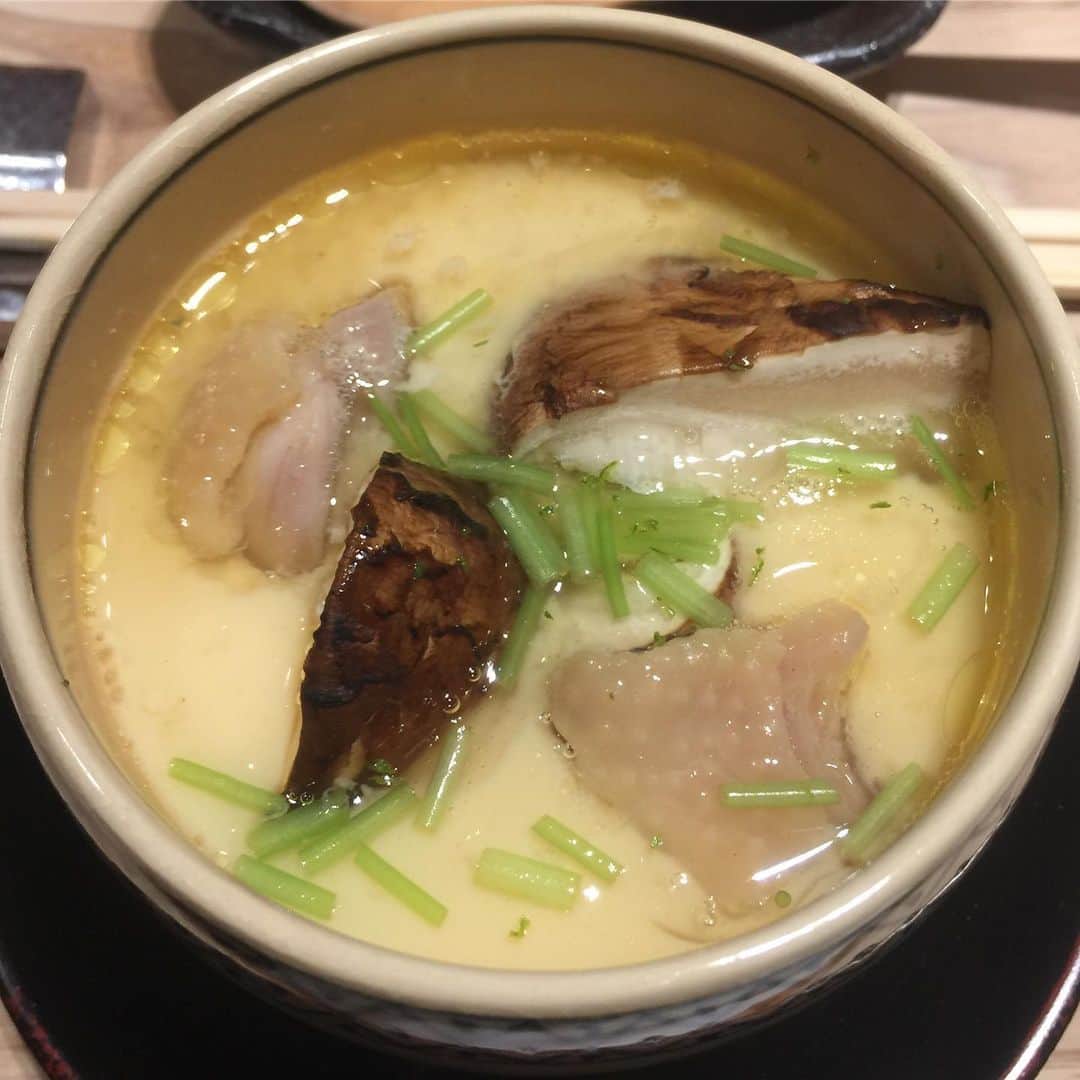 のインスタグラム：「西代の真似して美味しインスタグラム 先月の御馳走 #祇園きだ  #祇園一道 #ザラさんの誕生日ケーキ」