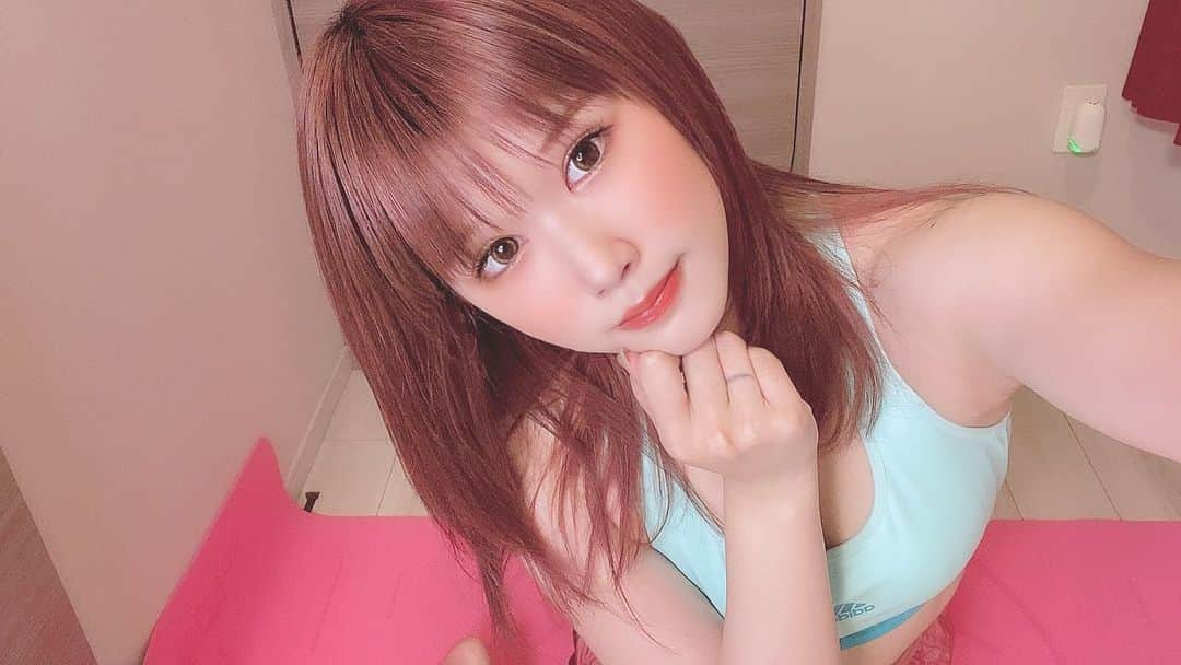 涼宮琴音のインスタグラム：「こんにちは」
