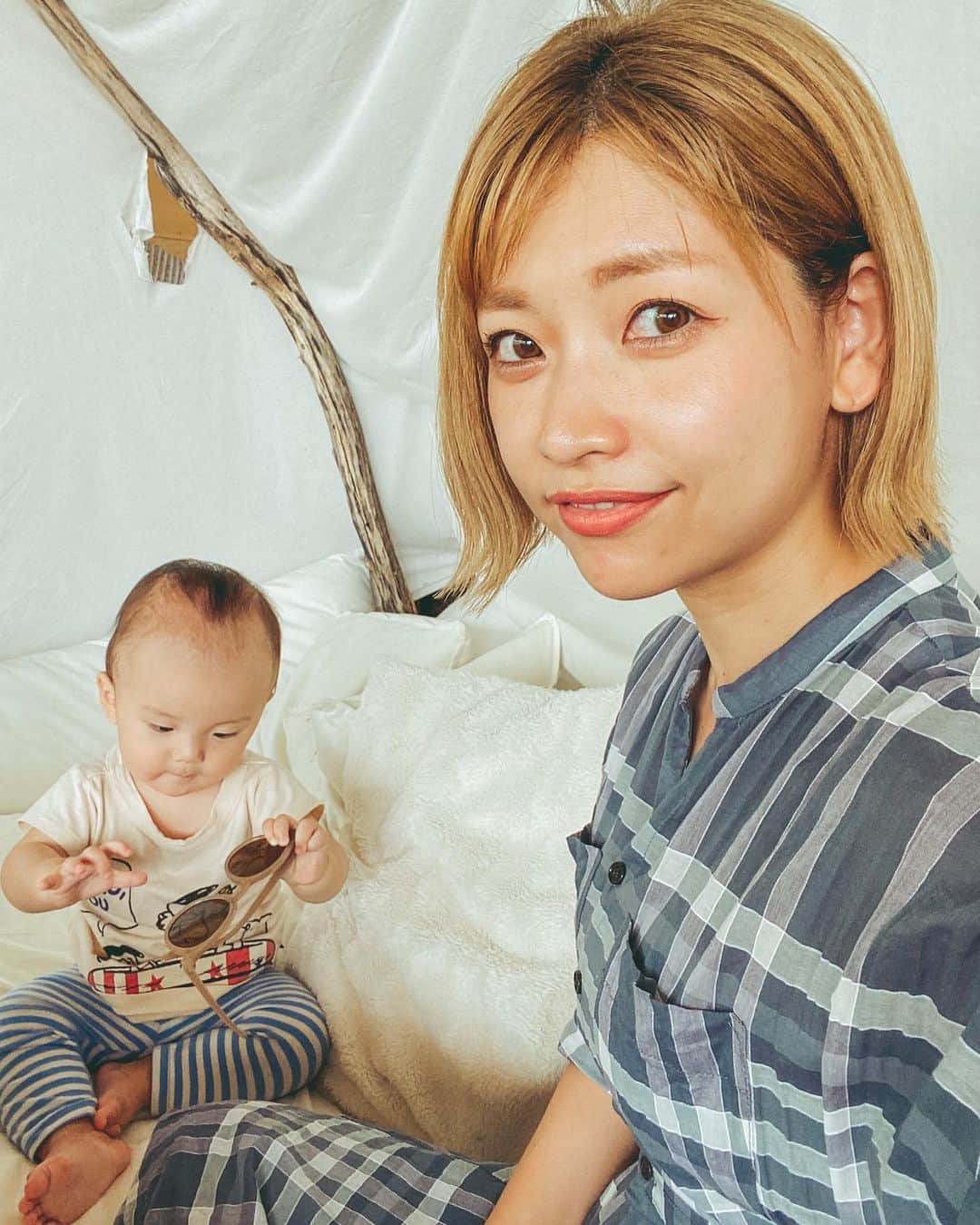 yukaさんのインスタグラム写真 - (yukaInstagram)「去年閉まってて入れなかった、、 念願の ジャングリラカフェ♡♡♡  とっても可愛かったー！！！  らいちゃん👶居たから1番広いところでくつろげた🥺💕  ここのカフェは砂が引いてあって、窓側はブランコが椅子になっててとってもオシャン空間なのよ♡  場所追加してるので是非チェックしてみてね！   #沖縄 #沖縄旅行」11月17日 14時40分 - yuka_new_world