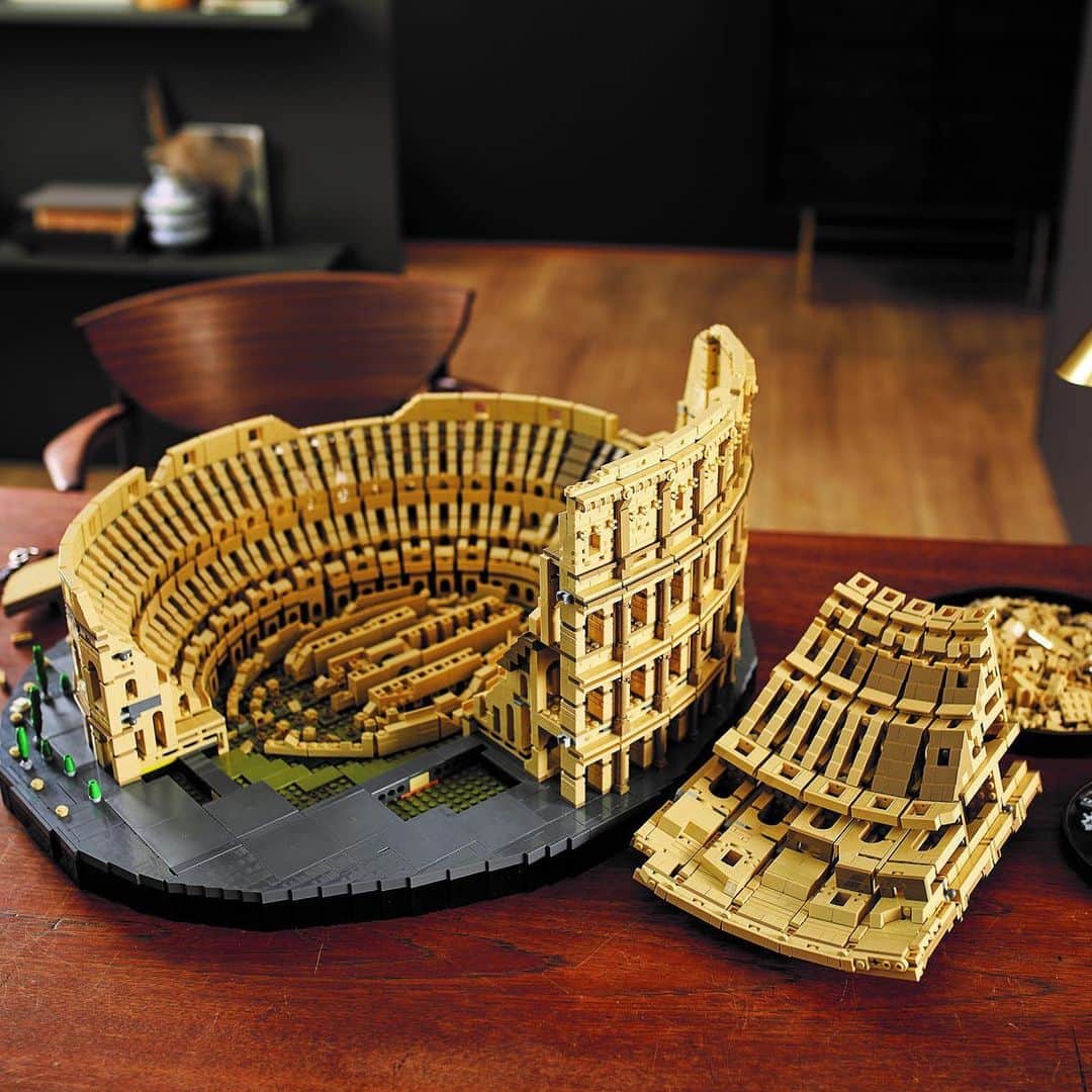 HYPEBEASTさんのインスタグラム写真 - (HYPEBEASTInstagram)「#hypeAF: @lego has recreated the Roman Colosseum as it’s latest figure. Built with a total of 9,036 bricks, the set is the biggest LEGO model yet and stands at over 10.5 inches tall, 20.5 inches wide and 23.5 inches deep, boasting historical precision with architectural details. It includes everything from the surviving archways to the columns of the Doric, Ionic and Corinthian orders, the walkway’s ancient travertine paving stones and olive trees, the hypogeum and more. Look for it to release on November 27 at the LEGO webstore for approximately $550 USD.⁠⠀ Photo: LEGO」11月17日 14時51分 - hypebeast