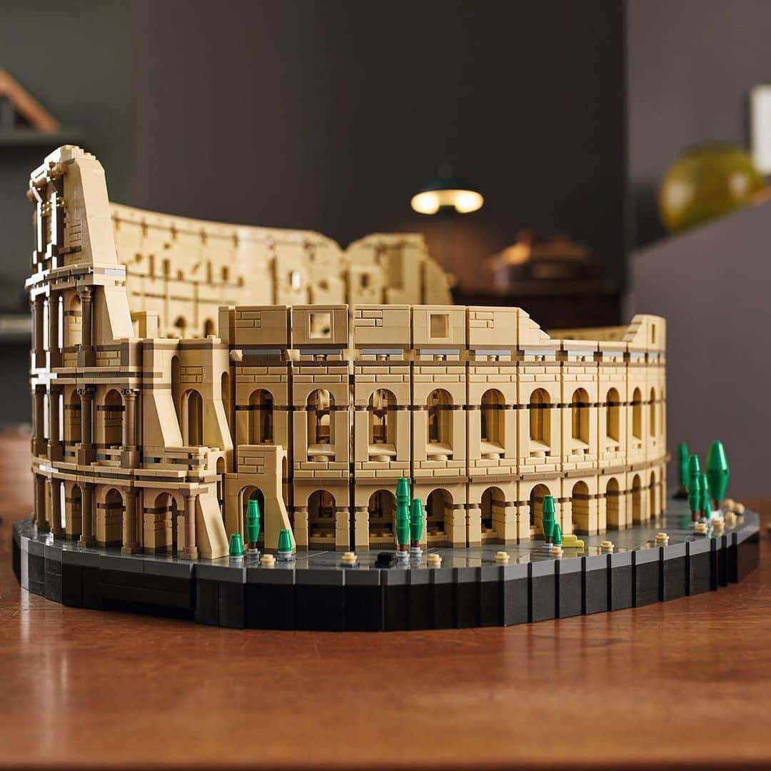 HYPEBEASTさんのインスタグラム写真 - (HYPEBEASTInstagram)「#hypeAF: @lego has recreated the Roman Colosseum as it’s latest figure. Built with a total of 9,036 bricks, the set is the biggest LEGO model yet and stands at over 10.5 inches tall, 20.5 inches wide and 23.5 inches deep, boasting historical precision with architectural details. It includes everything from the surviving archways to the columns of the Doric, Ionic and Corinthian orders, the walkway’s ancient travertine paving stones and olive trees, the hypogeum and more. Look for it to release on November 27 at the LEGO webstore for approximately $550 USD.⁠⠀ Photo: LEGO」11月17日 14時51分 - hypebeast