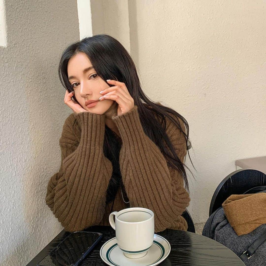 パク・ソラのインスタグラム：「☕️」