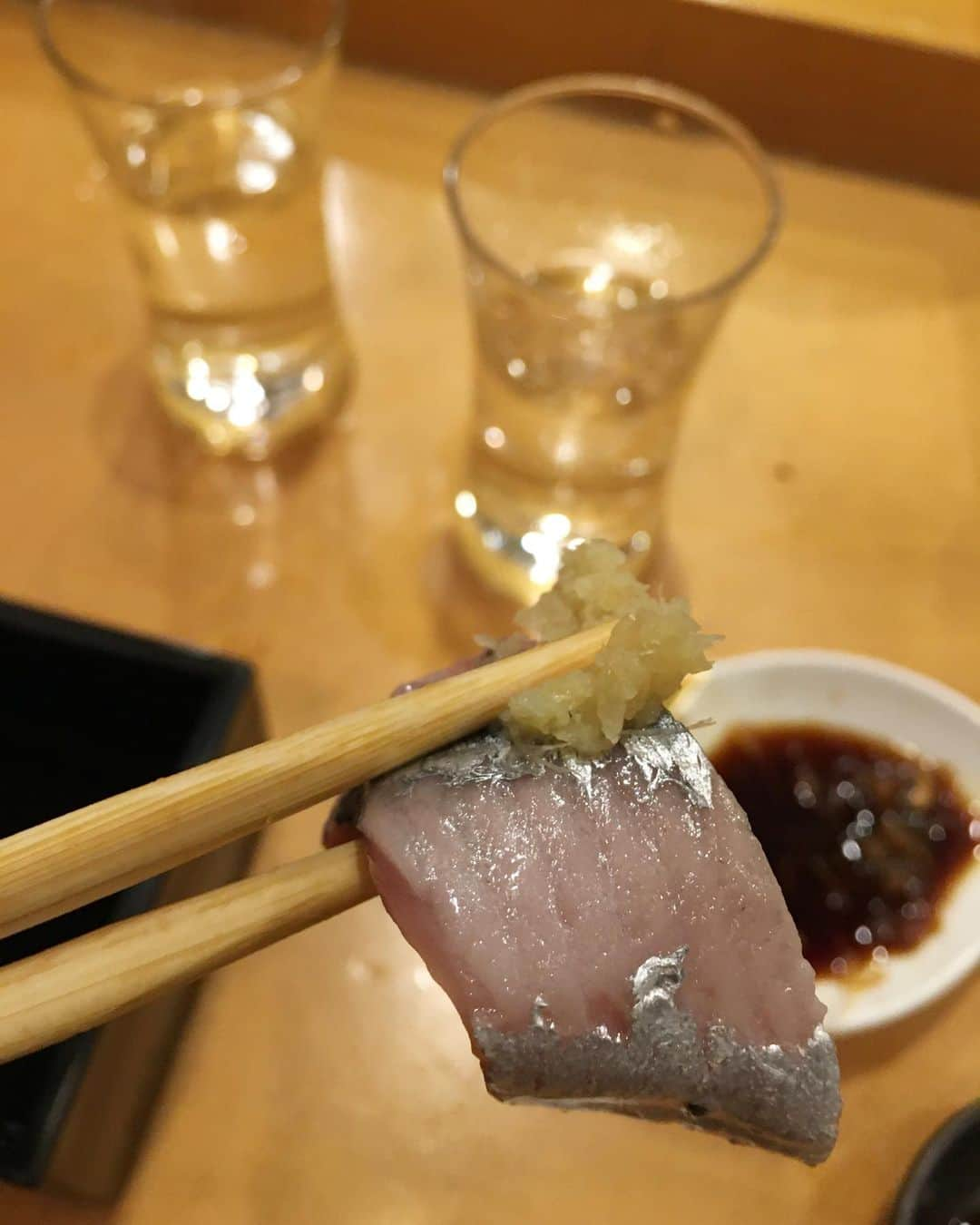 Rediscover Fukushimaさんのインスタグラム写真 - (Rediscover FukushimaInstagram)「The friendliest sushi chef you’ll ever meet. 😁✨  I was really happy to meet and become friends with Mr. Sakurai Hiromi when I came for dinner at his sushi and sashimi bar in Soma city. His shop is called "Edo Ichi" and it's only a short walk from the train station! He prepared some of the best sushi and sashimi I have ever had, all freshly sourced from around Northern Japan and even Hokkaido. 🐟🐙😋   My favorite was some delicious octopus that was locally caught by Mr. Sakurai with hand made fishing lewers! It looked and tasted so good that I forgot to take a picture! 😍🐙  Mr. Sakurai has such an infectious laugh. he shared some Japanese dad jokes, or "Oyaji Gyagu." with us. 😂💕 He let me take a video to share so if you understand the jokes let me know. If not feel free to ask for an explanation.   (Hint: in Japanese "nomi" means "to drink", and "kyuusu" means "tea pot") 😉  Mr. Sakurai has such a warm personality, even though it was my first time there, it felt like we had been friends for years. I would love to take my friends and family here sometime. 🥰  This was my first time in Soma city and I had so much fun. I can't wait to go back.😄  Let me know in the comments if Mr. Sakurai made you smile! 😊😂😁💕  🏷 ( #江戸一 #EdoIchi #sushi #sashimi #foodie #foodiegram #local #localheroes #localbusiness #smallbusiness #seafood #portraitphotography #smilemore #dadjokes #oyajigyagu #oyajigyaguoftheday  #japan #Fukushima #Fukushimagram #japanesefood #japanfoodculture #sushibar #sashimibar #bestsushiever #VisitFukushima! #Soma #SomaCity #SomaStation #相馬 #相馬市 )」11月17日 14時59分 - rediscoverfukushima