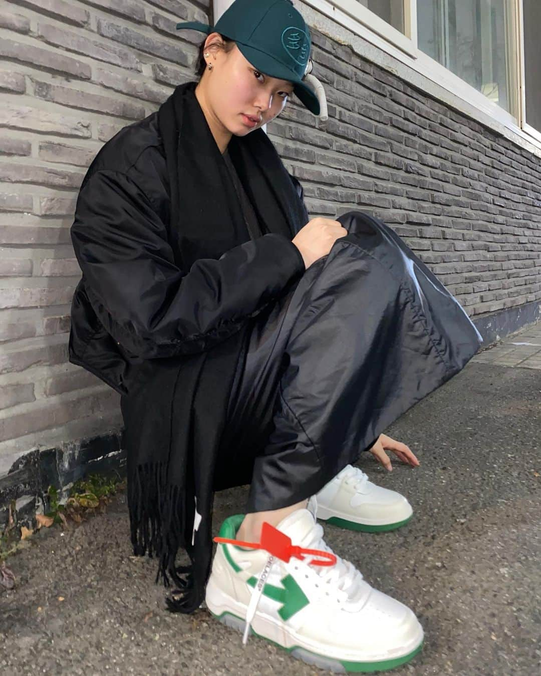 ペ・ユニョンさんのインスタグラム写真 - (ペ・ユニョンInstagram)「@off____white 💚」11月17日 15時02分 - mulan_bae