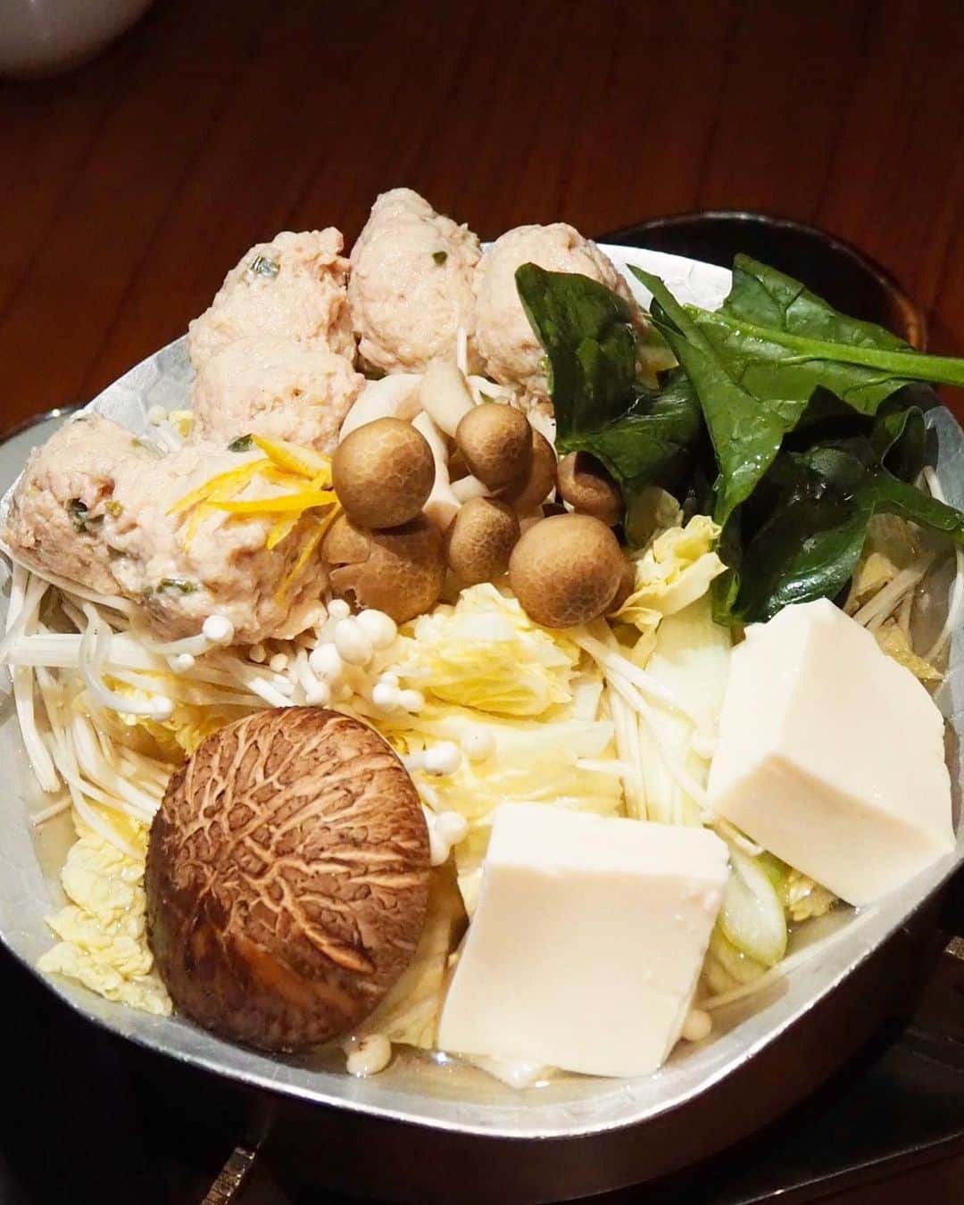 Li Tian の雑貨屋さんのインスタグラム写真 - (Li Tian の雑貨屋Instagram)「{Taste of Kochi} @sunwithmoonsg launches its latest regional specialty menu featuring ingredients from Kochi prefecture(高知県). Think eggplant, chives, ginger flower, sweet shishito pepper, Yuzu and Arus Melon 🍋 🍈 🍆   The dishes I’ve tried are:  1. Yuzu Hotpot with handmade chicken meatballs, tofu and mushrooms ($15.80) — Though we could hardly taste the Yuzu, the broth was clean and tasty. Meatballs were fresh and differed from the usual springy or dense texture.   2. Ebi and Hotate Kama Shiromiso Gratin ($10.80) — like a Japanese-western fusion baked gratin in a Yuzu fruit   3. Gyu Avocado Salad Donburi ($17.80) — the highlight is the tangy ginger flower sauce when you mixed it together with fluffy grains and beef.   4. Nasu Yuzu miso ($9.80) - 🍋 grilled eggplant, shrimps and mushroom bits with Yuzu miso has a heavy taste due to the miso with hints of sweetness and citrus notes. Good to pair with rice   5. Arus Melon Parfait ($12.80) - 🍈 the best thing about this dessert are the sweet and juicy Arus Melons. Suggest u can save the calories from the ice cream and artificial tasting melon syrup by heading straight for the Arus Melon priced at $10   This regional menu is only available for a limited time till early Dec. Do catch them before they are gone!   • • • #sgeats #singapore #local #best #delicious #food #igsg #sgig #exploresingapore #eat #sgfoodies #gourmet #yummy #yum #sgfood #foodsg #burpple #beautifulcuisines #bonappetit #instagood  #eatlocal #japanese #delicious #sgrestaurant #seasonal #日本料理 #sgpromo #mediainvite」11月17日 15時25分 - dairyandcream