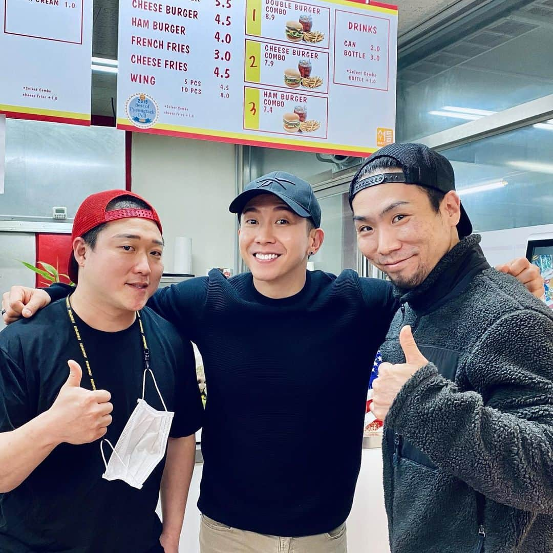 ブライアンさんのインスタグラム写真 - (ブライアンInstagram)「So far, the best burger in Pyeongtaek😋 평택에서 제일 맛있는 햄버거집^^ 코코살사 강추! #평택 #안정리 #팽성읍맛집 #맛집 #cocosalsa #hamburgers #pyeongtaek #theville #cocosalsa」11月17日 16時30分 - thebrianjoo