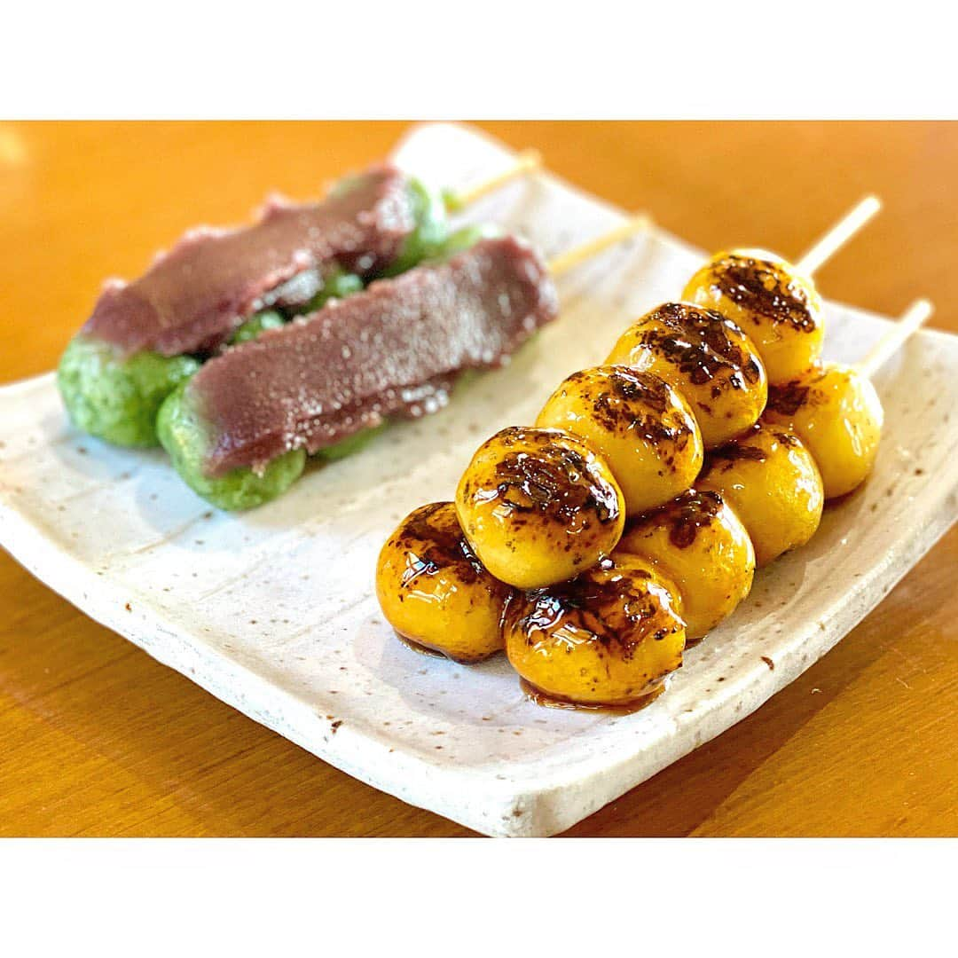 中田奈沙さんのインスタグラム写真 - (中田奈沙Instagram)「Break time at Mt. Takao🍡 下山途中の茶屋で食べたお団子が美味しすぎた🤤 冷えた体に温かいおそばもしみる〜 . #奈沙ログ #奈沙ログin高尾山  #奈沙旅in高尾山  #lunch #breaktime #soba #dango #foodie #foodstagram #foodporn #instafoodfoodgasm #foodpic #mttakao #hiking #1daytrip #ランチ #高尾山 #だんご #焼きだんご #そば #十一丁目茶屋  #ハイキング #登山 #日帰り旅行」11月17日 16時35分 - nasa_nakada