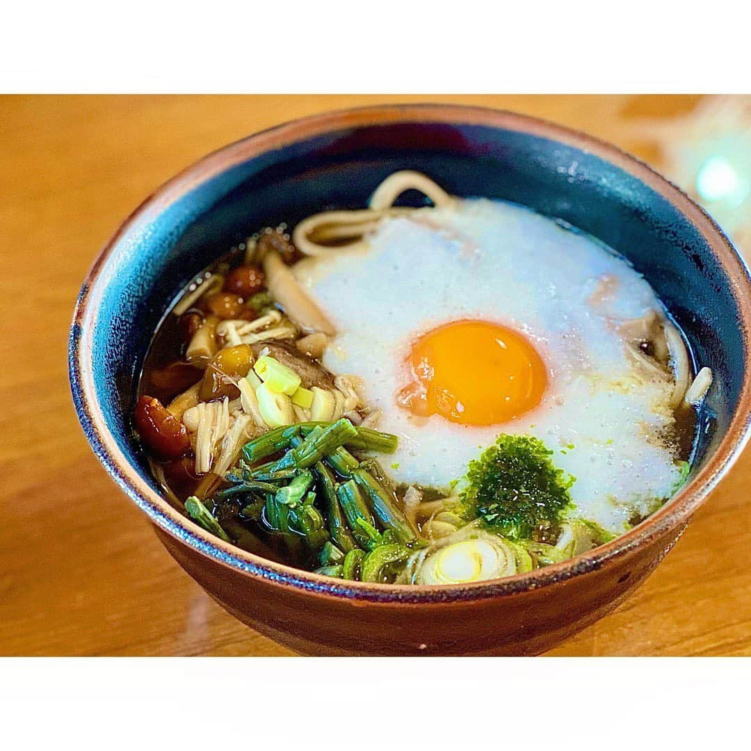 中田奈沙さんのインスタグラム写真 - (中田奈沙Instagram)「Break time at Mt. Takao🍡 下山途中の茶屋で食べたお団子が美味しすぎた🤤 冷えた体に温かいおそばもしみる〜 . #奈沙ログ #奈沙ログin高尾山  #奈沙旅in高尾山  #lunch #breaktime #soba #dango #foodie #foodstagram #foodporn #instafoodfoodgasm #foodpic #mttakao #hiking #1daytrip #ランチ #高尾山 #だんご #焼きだんご #そば #十一丁目茶屋  #ハイキング #登山 #日帰り旅行」11月17日 16時35分 - nasa_nakada