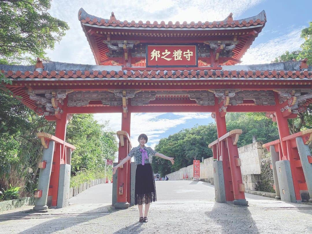 のインスタグラム：「この前の沖縄テニスイベントの時に、 少しだけ首里城を見学することができました！ お天気も良くて景色も素敵でした🥺」