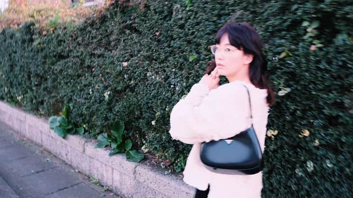 水川あさみさんのインスタグラム写真 - (水川あさみInstagram)「クラシックだけどコロンとかわいらしい佇まい。 #PradaCleo」11月17日 16時59分 - mizukawa_asami