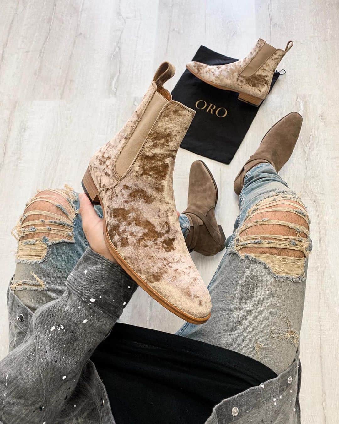 Men Withのインスタグラム：「#ad The Reggio Velvet Chelsea Boots @orolosangeles The Rista Denim @orolosangeles The Alpaca Kris Jodhpur Boots @orolosangeles www.orolosangeles.com  Tap the photo to shop!」