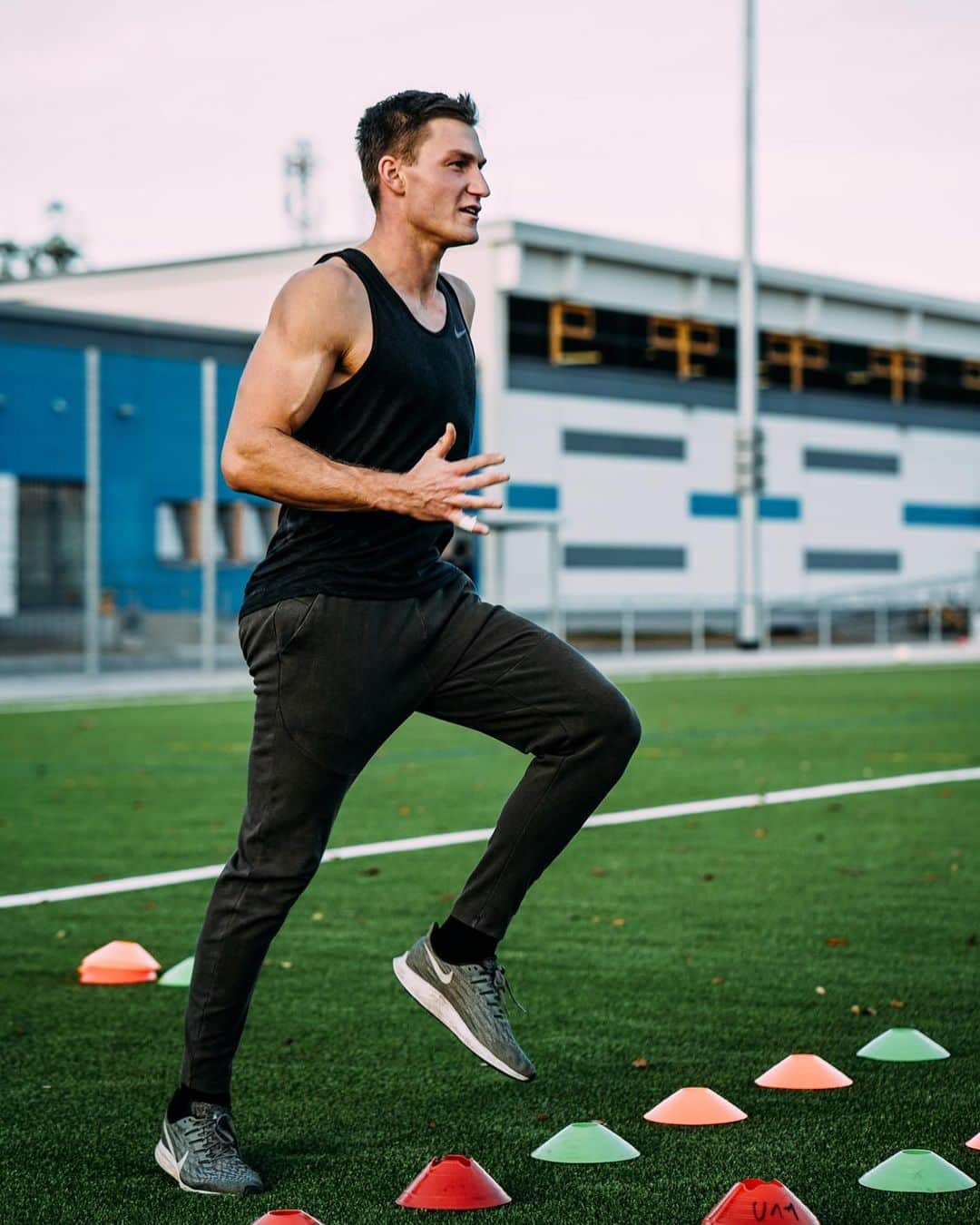 トーマス・レーラーさんのインスタグラム写真 - (トーマス・レーラーInstagram)「Solid Tuesday in the books. Had quite some coordinative problems after yesterdays strength session but thats part of a good training process 👌🏼👊🏼 #plyometrics #coordination #drills #run #sprint #speedwork #footwork #elitetraining #coaching #jenjavelin」11月18日 2時33分 - thomasroehler
