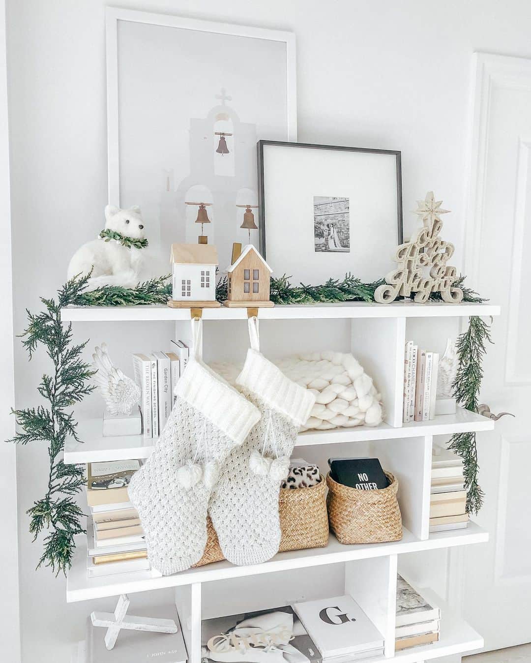 Stephanie Sterjovskiさんのインスタグラム写真 - (Stephanie SterjovskiInstagram)「This shelfie is holiday ready! 🎄✨Choosing more of a simple, minimal approach to our Christmas decor this year, just adding some festive touches here and there. What about you? I love this cedar garland that lights up (I got it on a sale a few weeks ago from @canadiantire) and also linked a similar one + all the details from this pic here: http://liketk.it/31ozi @liketoknow.it #liketkit #LTKgiftspo #StayHomeWithLTK #christmasdecorating #garland #festiveshelfie #minimalholidaydecor #shelfie #jollyabode」11月18日 2時30分 - stephsjolly