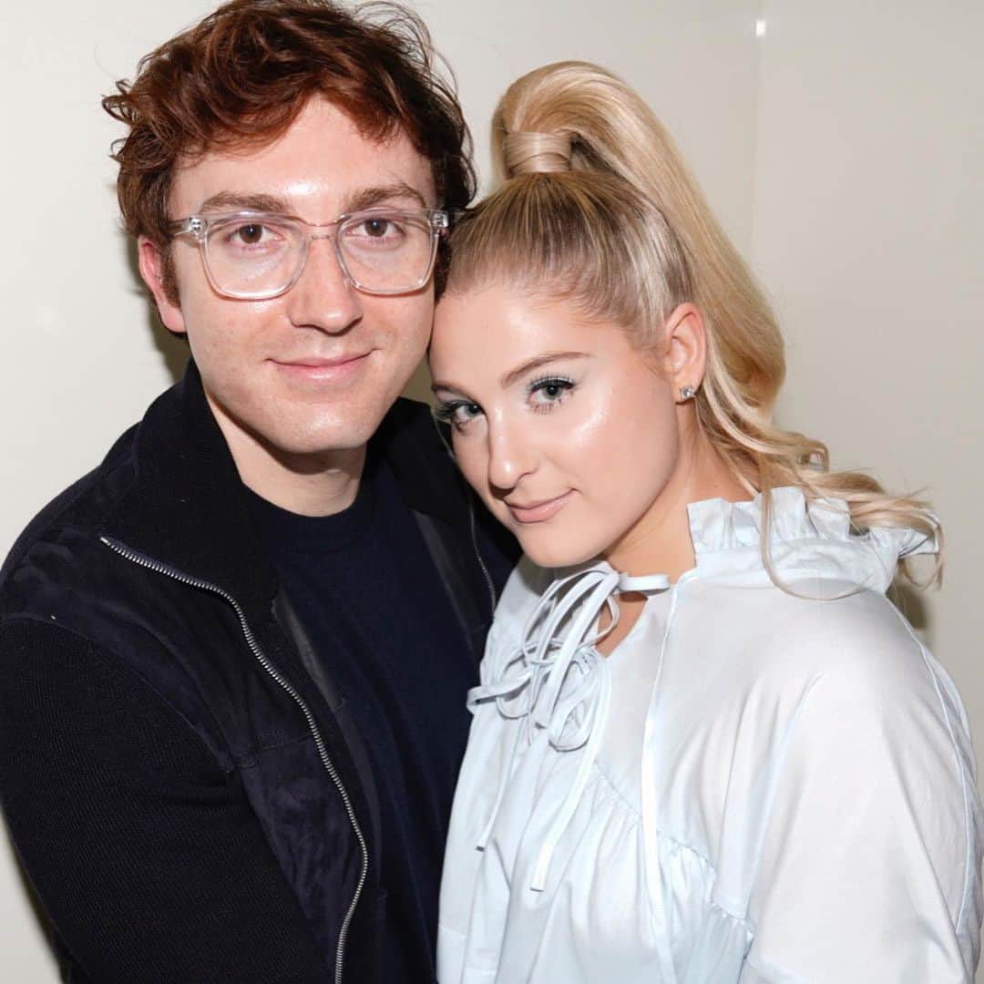 E! Onlineさんのインスタグラム写真 - (E! OnlineInstagram)「Her name is: No. Her sign is: No. Her thoughts on having sex while pregnant are: No.  Head to the link in our bio for Meghan Trainor’s TMI reason she “can’t” have sex with her husband Daryl Sabara while pregnant. (📷: Instagram)」11月18日 2時31分 - enews