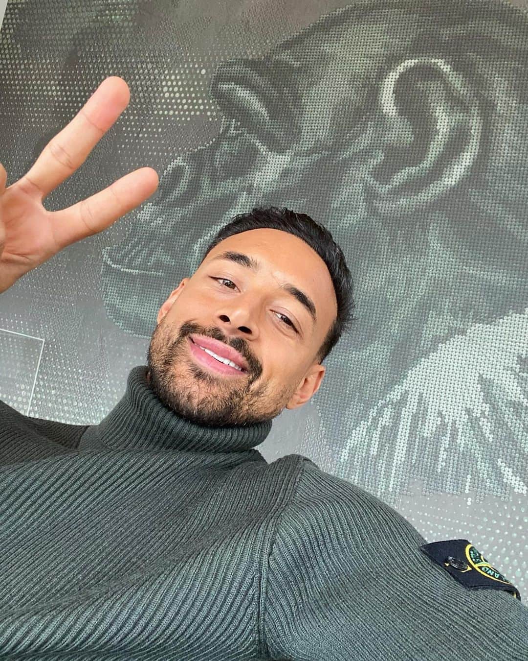 カリム・ベララビのインスタグラム：「Wish u a nice tuesday! With my manager on and off the pitch! 💯✌🏾 #12years #team」