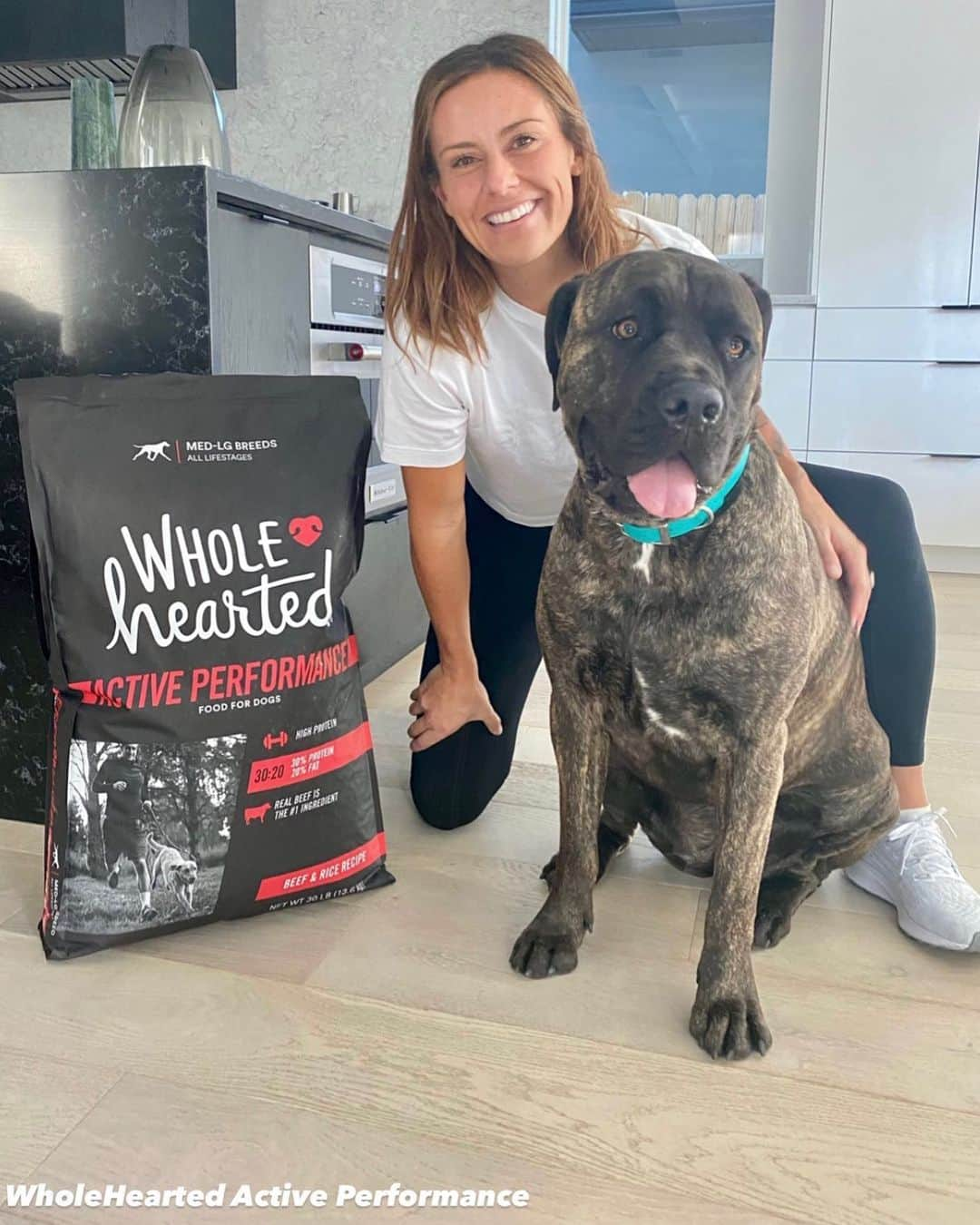 アリ・クリーガーさんのインスタグラム写真 - (アリ・クリーガーInstagram)「It’s no secret Logan is a big, active girl and we want her to live life to the fullest! We’re making the switch to WholeHearted Active Performance dog food from @petco so she can live 100%. We can’t wait to monitor her progress as she adjusts to this high-protein, dry food formulated to fuel her adventures. Stay tuned! #ad #Petco #wholeheartedpets」11月18日 2時50分 - alikrieger