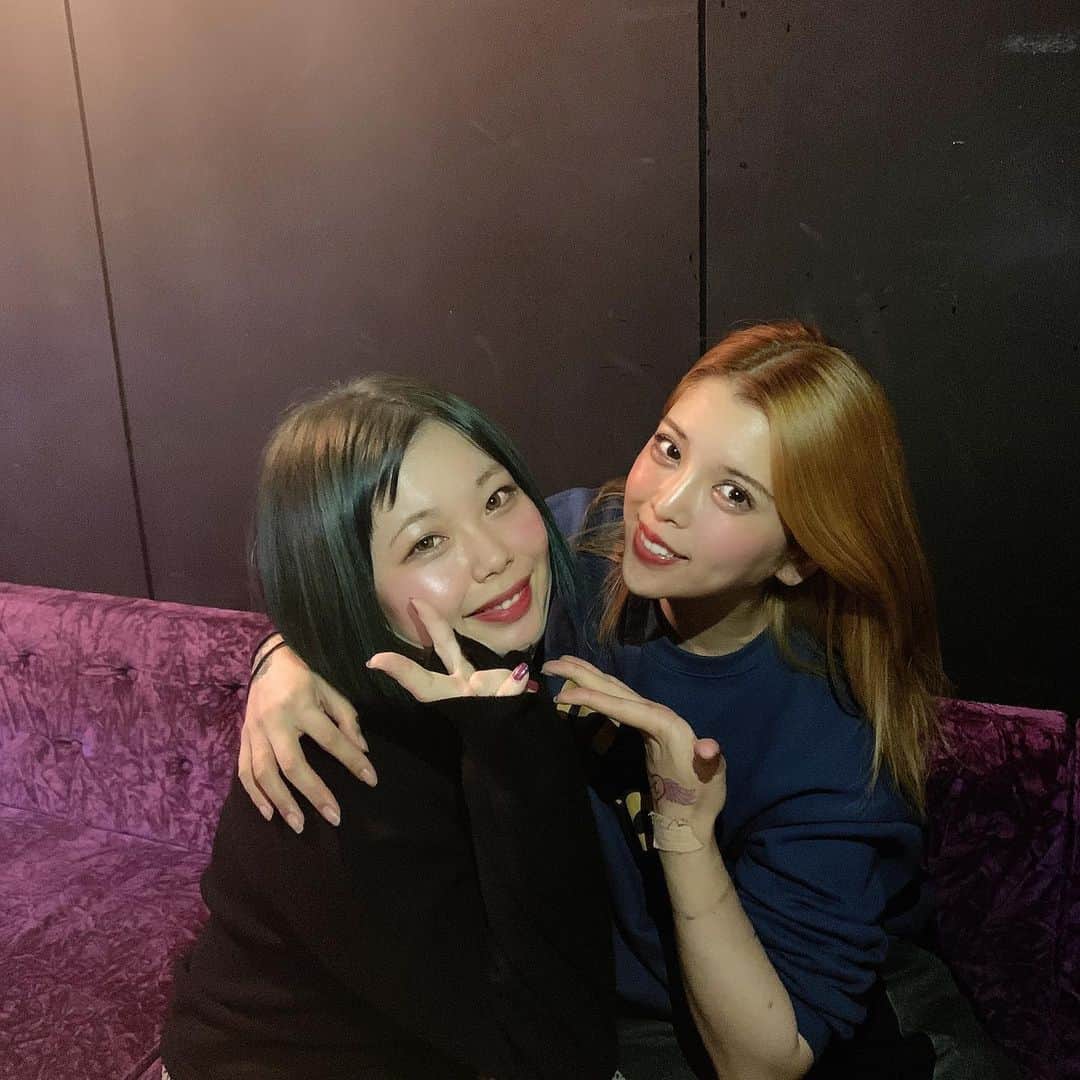 坂口杏里のインスタグラム：「大阪からわざわ会いに来てくれた女の子（あみちゃん）😍⭐️  09054307175  ↑何かあればこちらまで！ Bar Cachette (カシェット) 東京都新宿区歌舞伎町2-11-7 メトロビル4階😈」