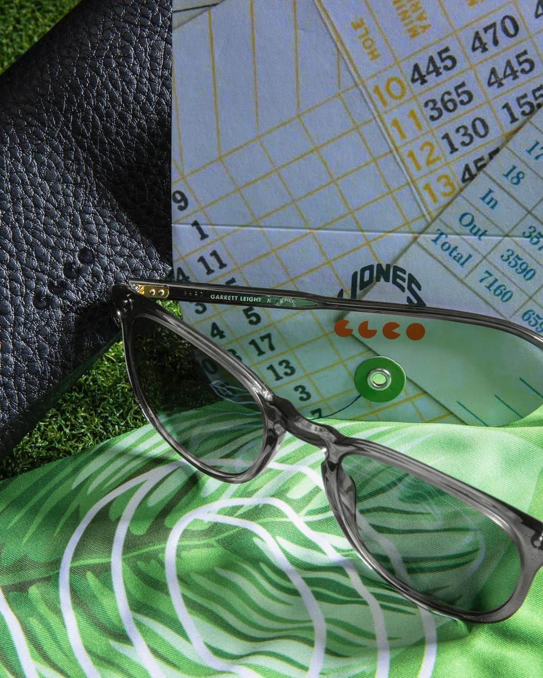 ジーエルシーオーのインスタグラム：「Kinney gets a sporty refresh with our first custom Sport Utility Vision lenses—developed specifically for the golf course with color enhancement technology. Complete your fit with a custom GLCO x Jones Utility Daypack - check out our stories to learn more ⛳️✌🏼」
