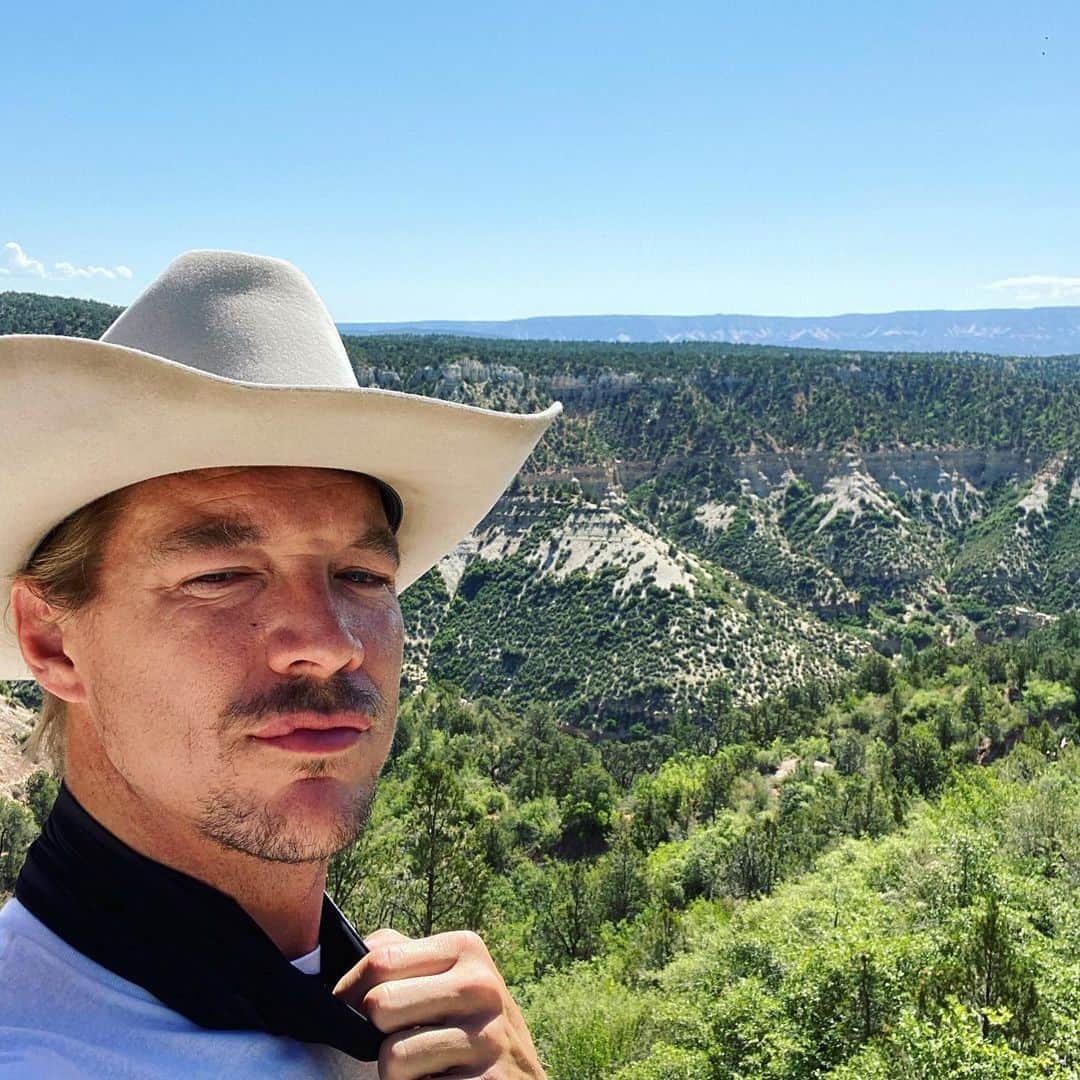 E! Onlineさんのインスタグラム写真 - (E! OnlineInstagram)「Diplo has been accused of "distributing revenge porn" by a celebrity attorney representing a woman that filed a restraining order against the him. Details of the case, and Diplo's team's response, is in our bio. (📷: Instagram)」11月18日 3時16分 - enews